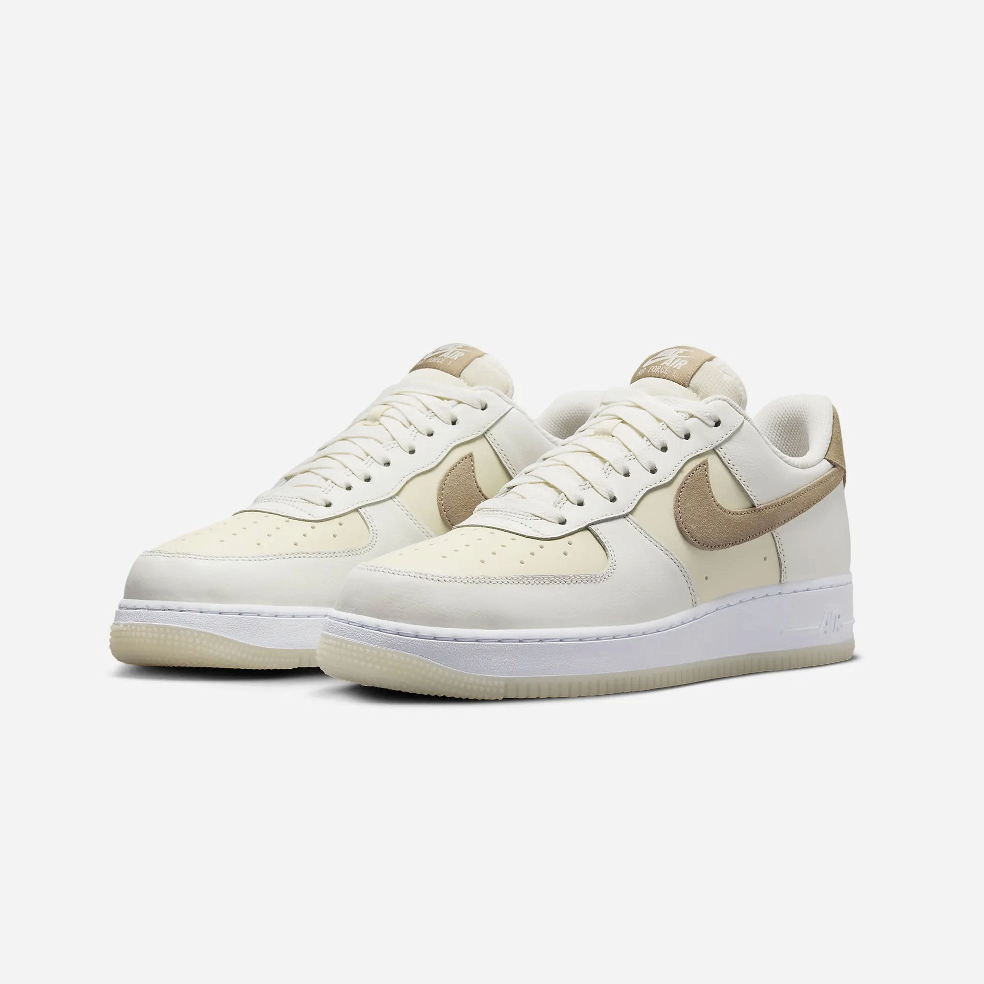 Nike | AIR FORCE 1 '07 LV8 { SAIL/KHAKI-COCONUT MILK-WHITE