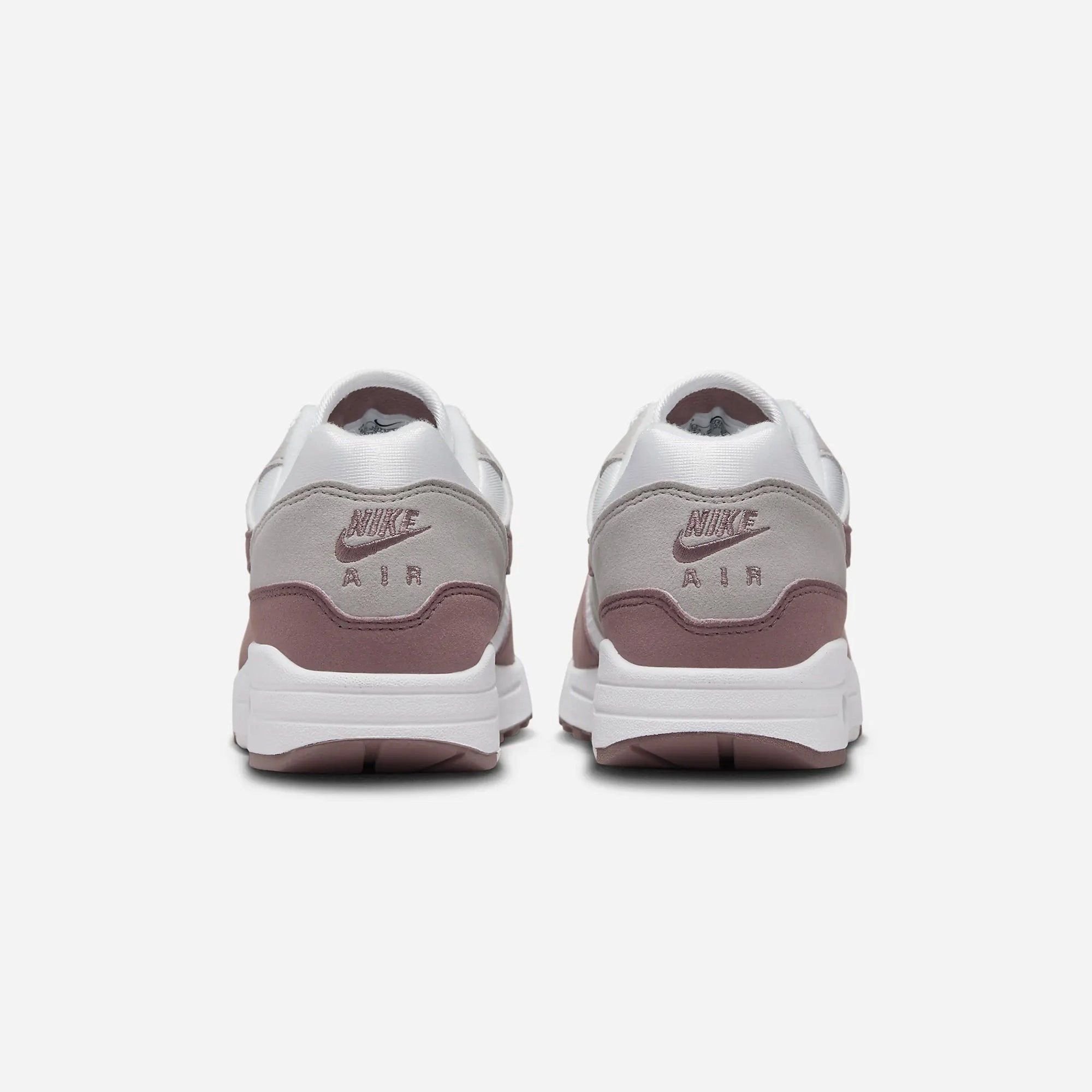 Nike | AIR MAX 1  { SUMMIT WHITE/SMOKEY MAUVE-LT IRON ORE