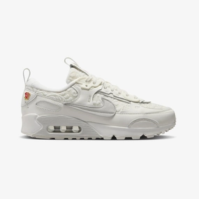 Nike | AIR MAX 90 FUTURA  { SAIL/LIGHT BONE-UNIVERSITY RED
