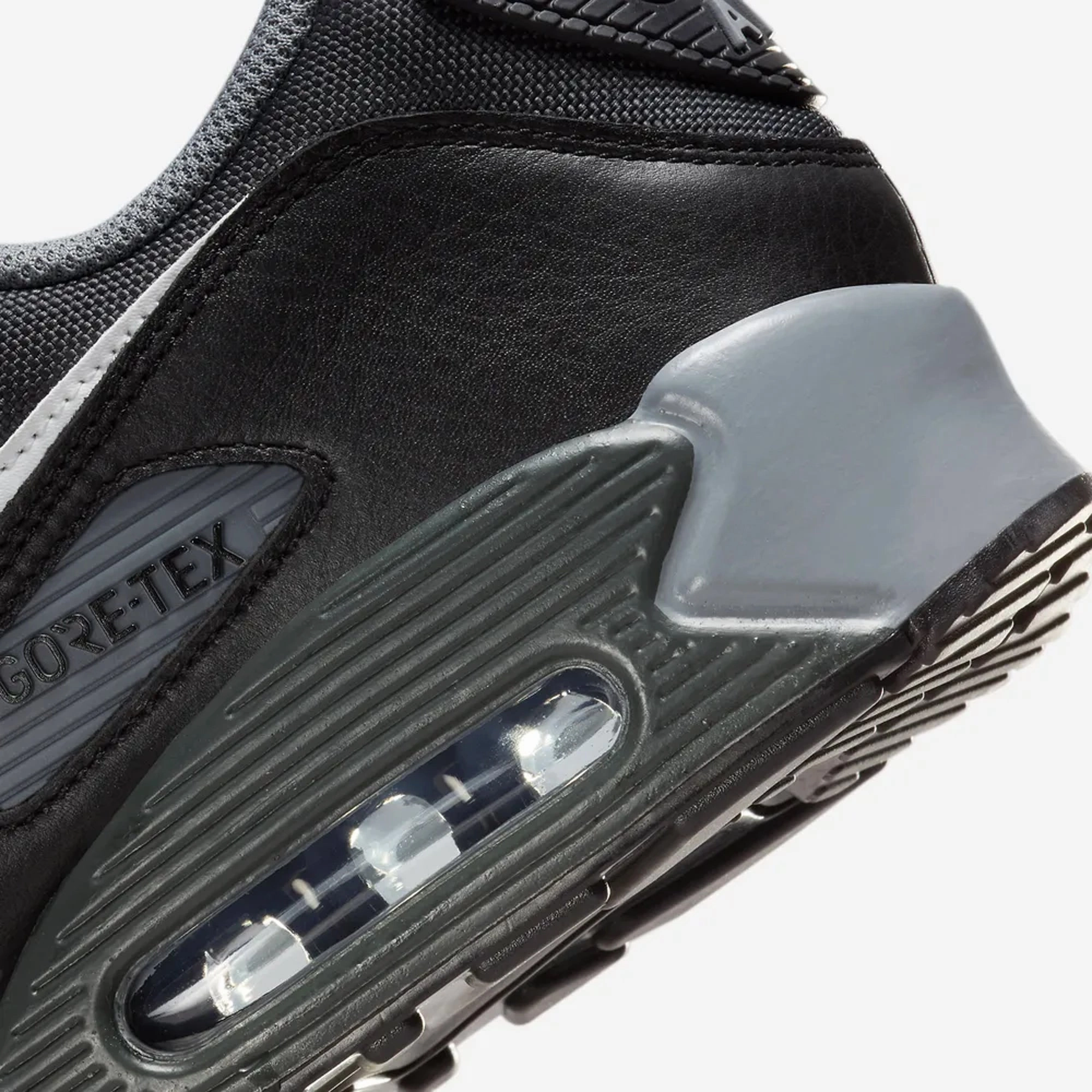 Nike | AIR MAX 90 GORE-TEX  { DK SMOKE GREY/SUMMIT WHITE-COOL GREY