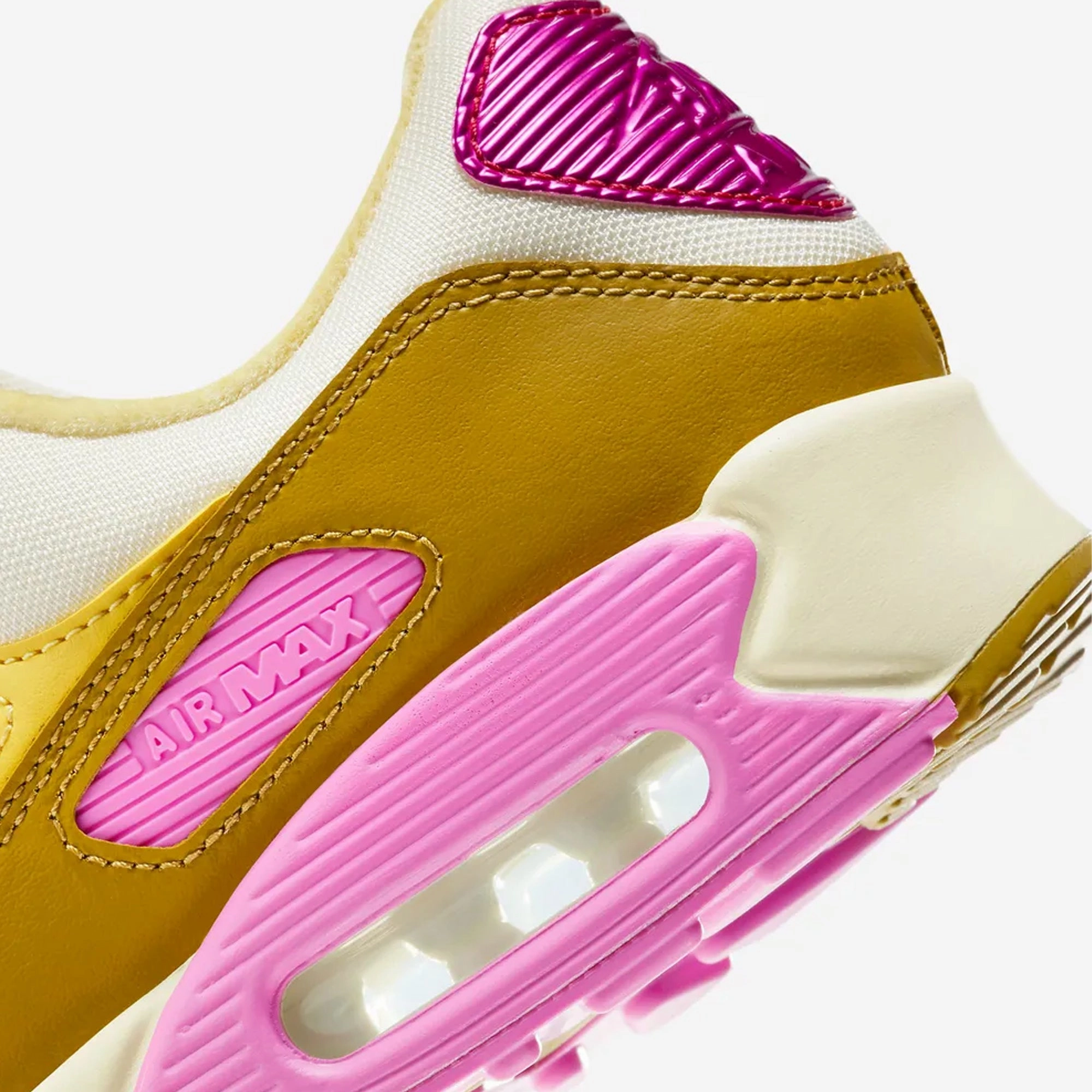 Nike | AIR MAX 90 SE  { COCONUT MILK/PLAYFUL PINK-SATURN GOLD