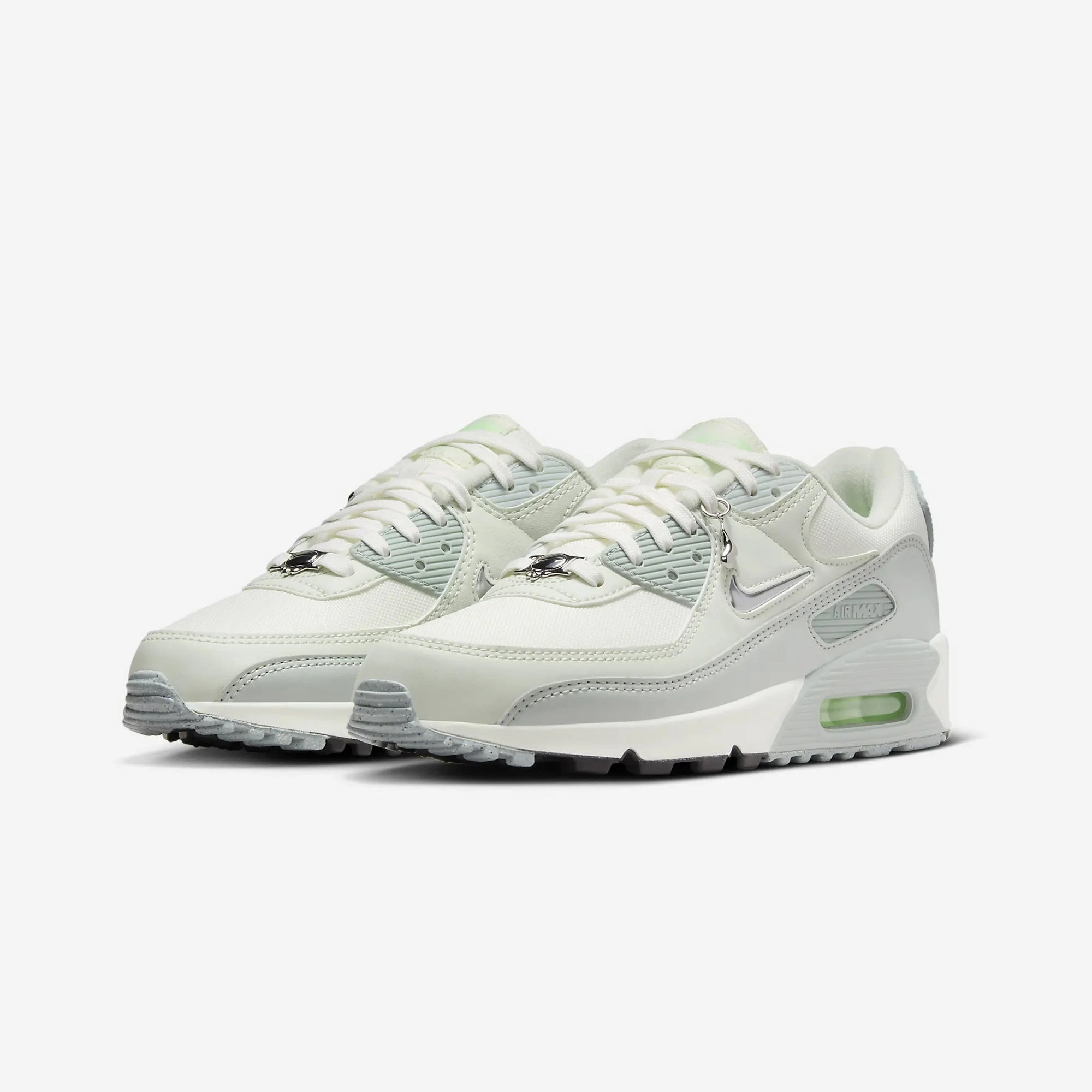 Nike | AIR MAX 90 SE  { SAIL/METALLIC SILVER-SEA GLASS