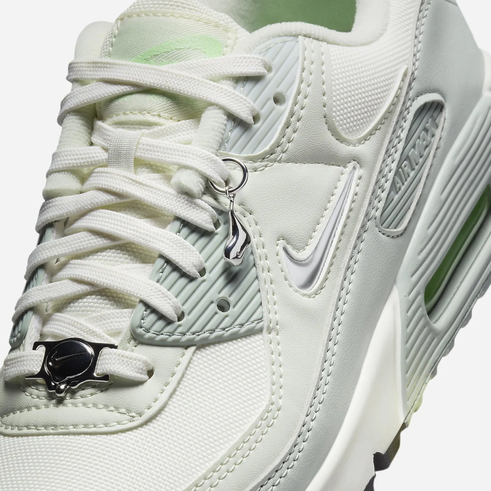 Nike | AIR MAX 90 SE  { SAIL/METALLIC SILVER-SEA GLASS