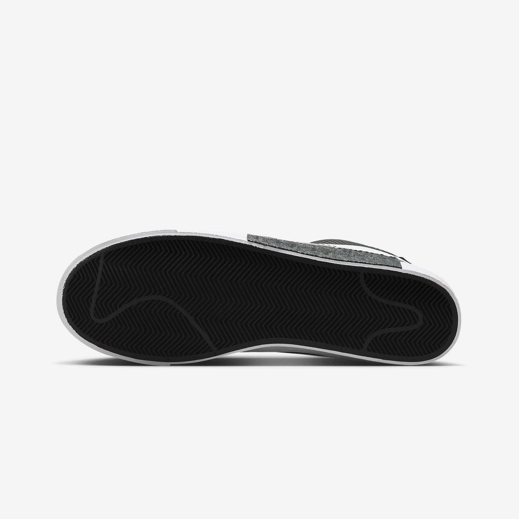 Nike | BLAZER LOW PRO CLUB  { BLACK/WHITE-ANTHRACITE