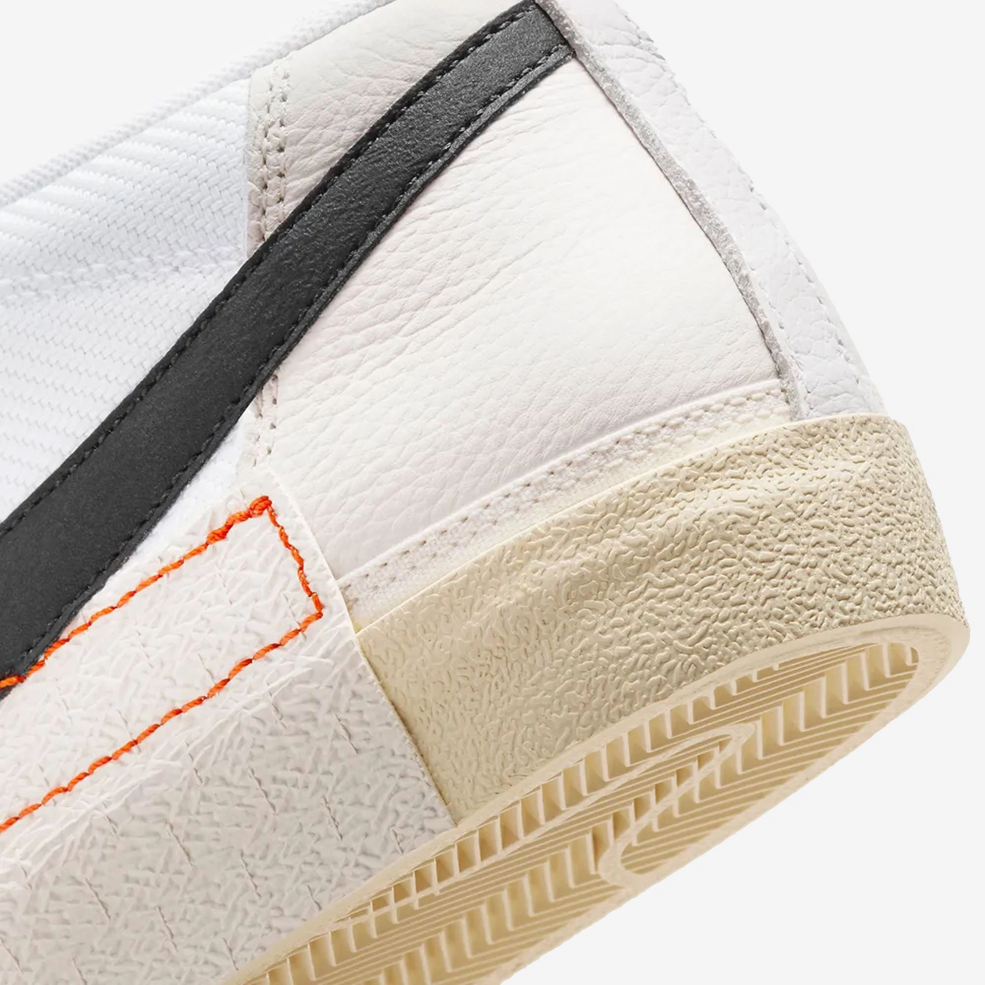 NIKE | BLAZER LOW PRO CLUB { WHITE/BLACK-BEACH-SUMMIT WHITE