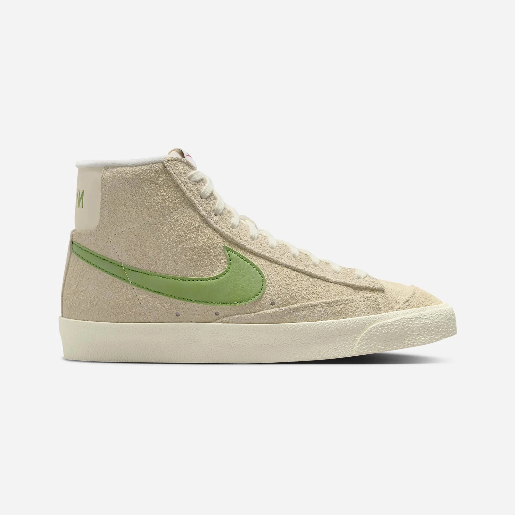 Nike | BLAZER MID '77 VINTAGE { MUSLIN/CHLOROPHYLL-COCONUT MILK-SAIL
