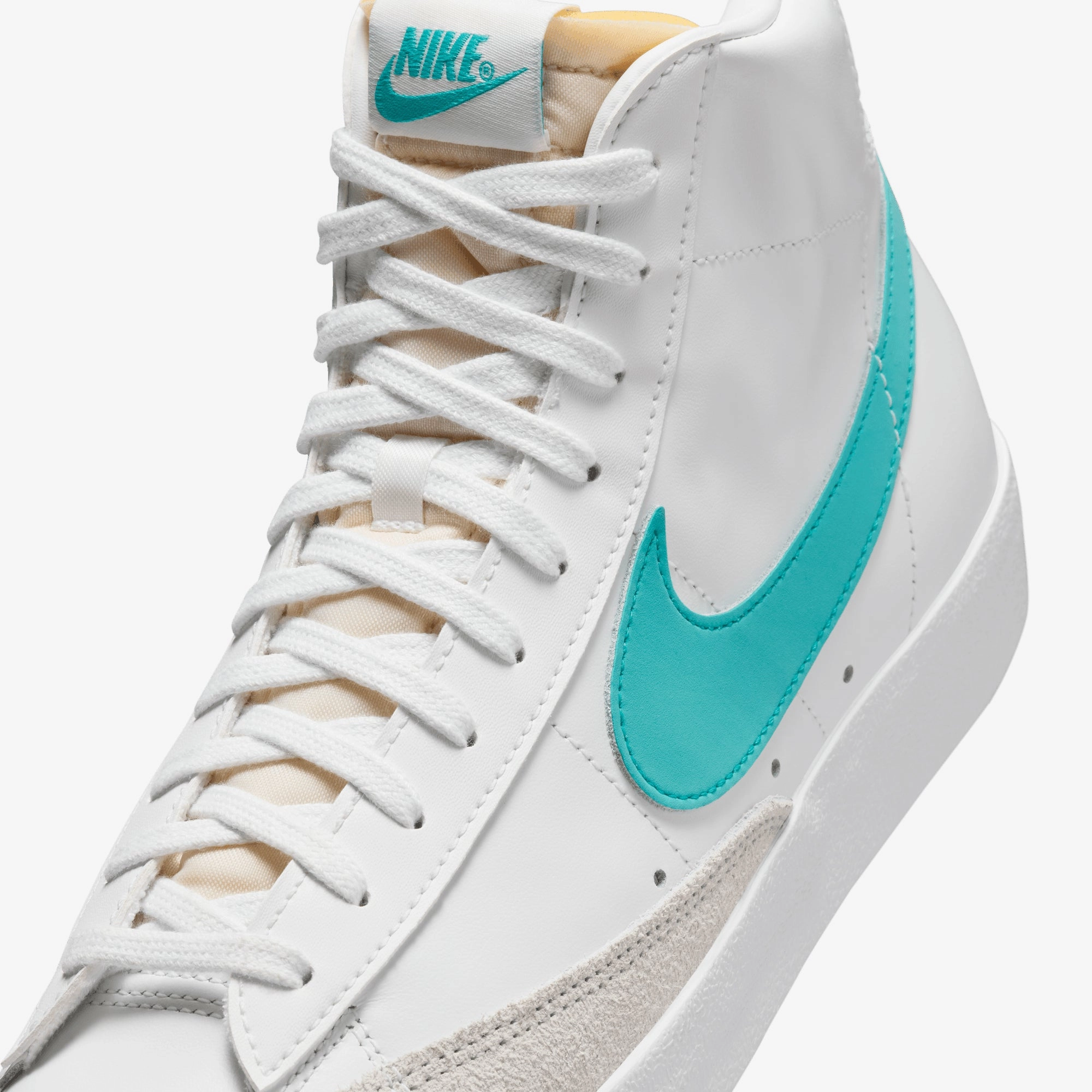 NIKE | BLAZER MID '77 VINTAGE { SUMMIT WHITE/DUSTY CACTUS-WHITE