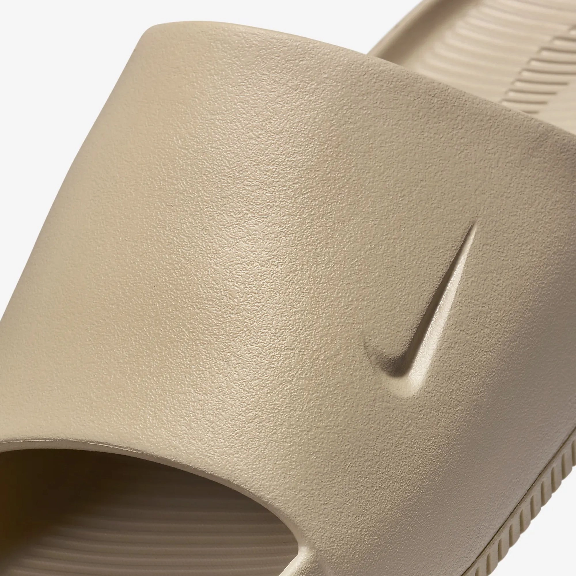 Nike | CALM  { KHAKI/KHAKI