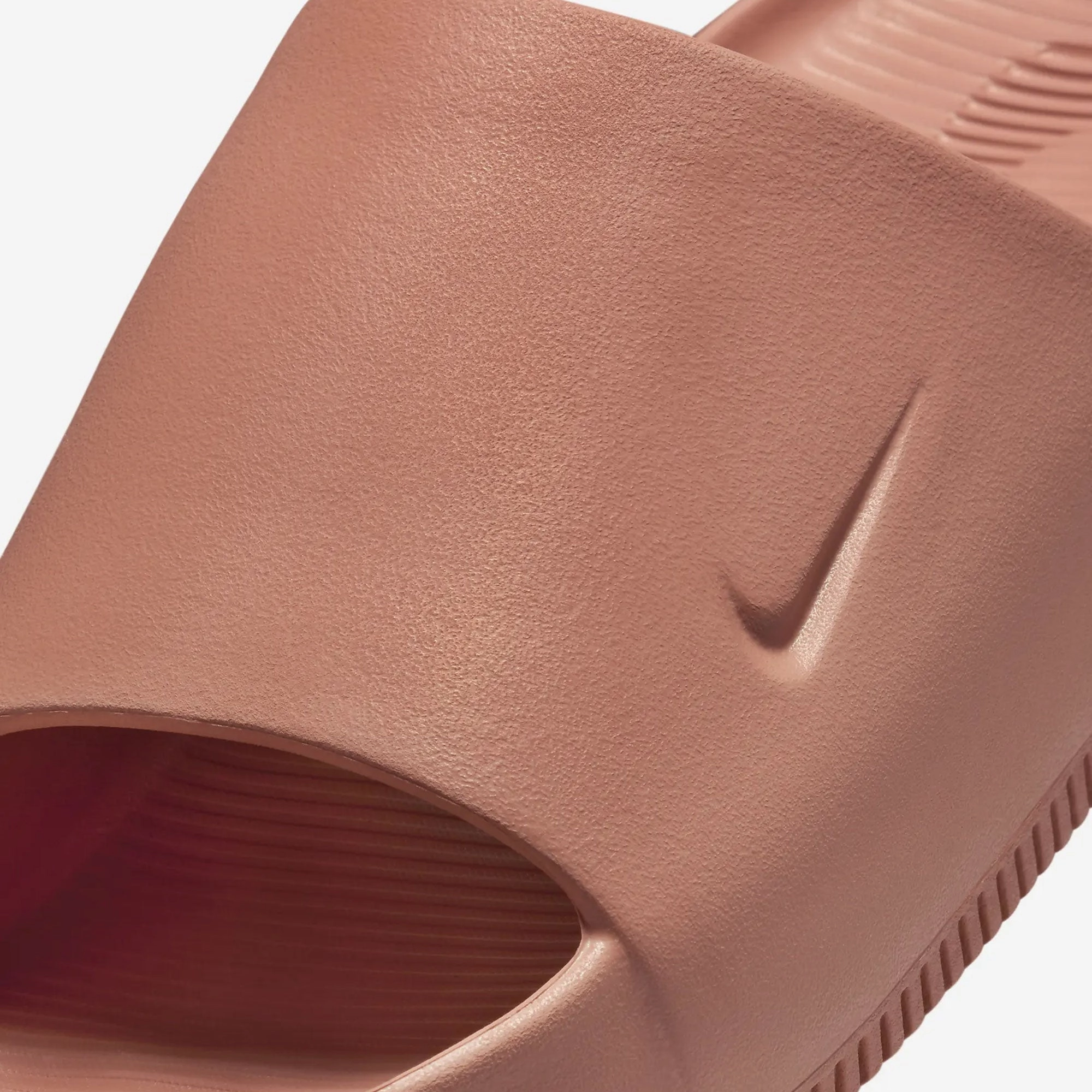 Nike | CALM  { TERRA BLUSH/TERRA BLUSH-TERRA BLUSH