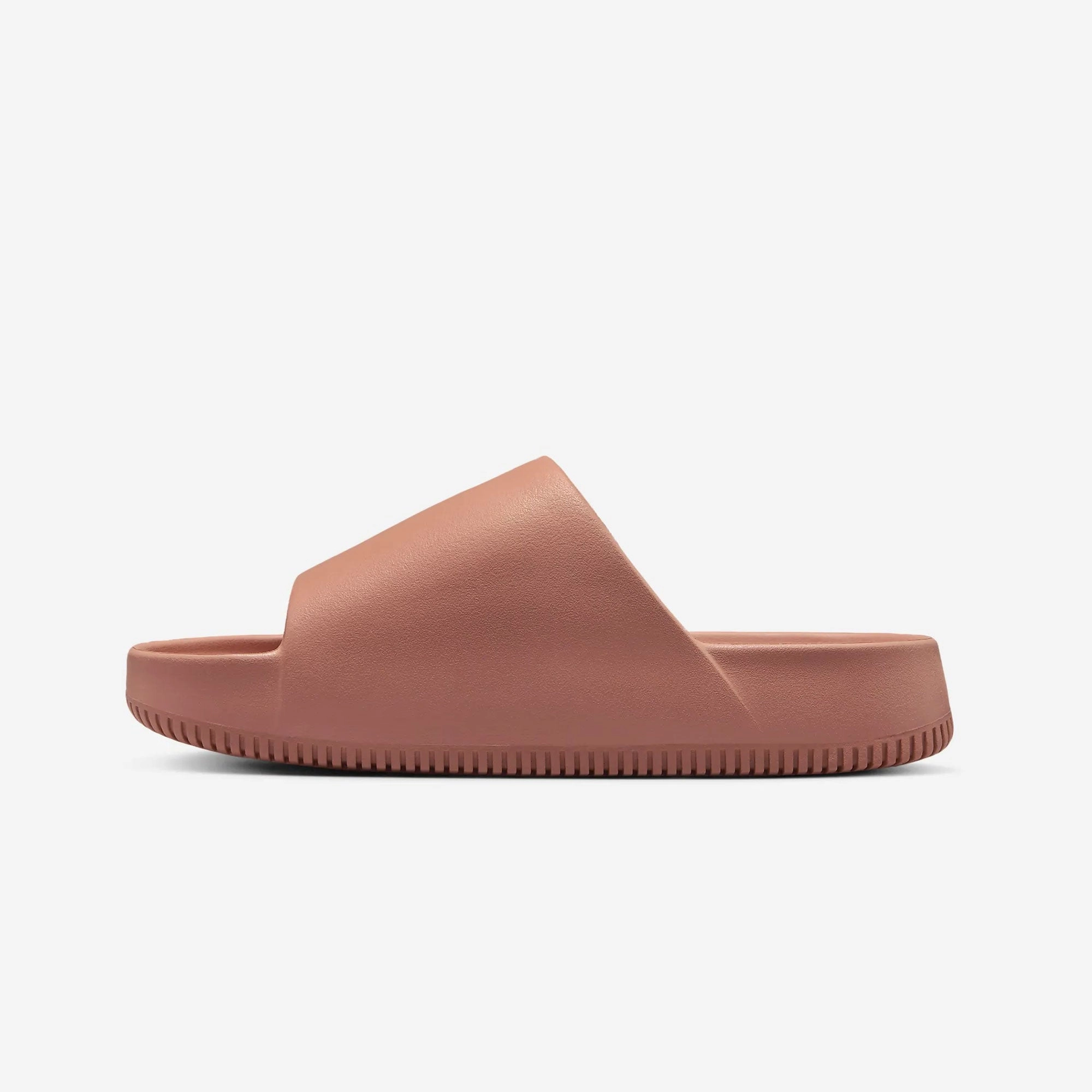 Nike | CALM  { TERRA BLUSH/TERRA BLUSH-TERRA BLUSH