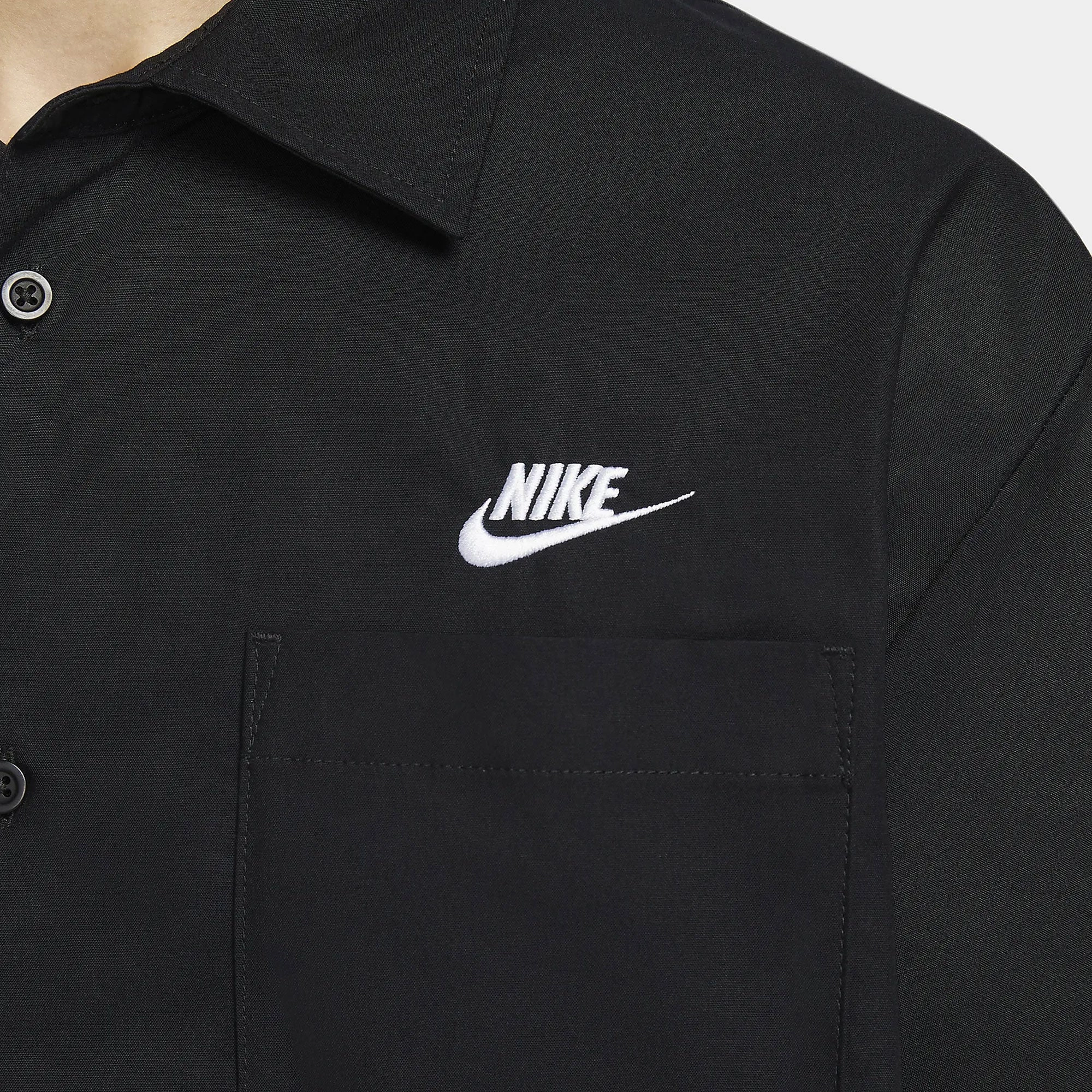 NIKE | CLUB OXFORD BUTTON-UP SHIRT { BLACK/WHITE