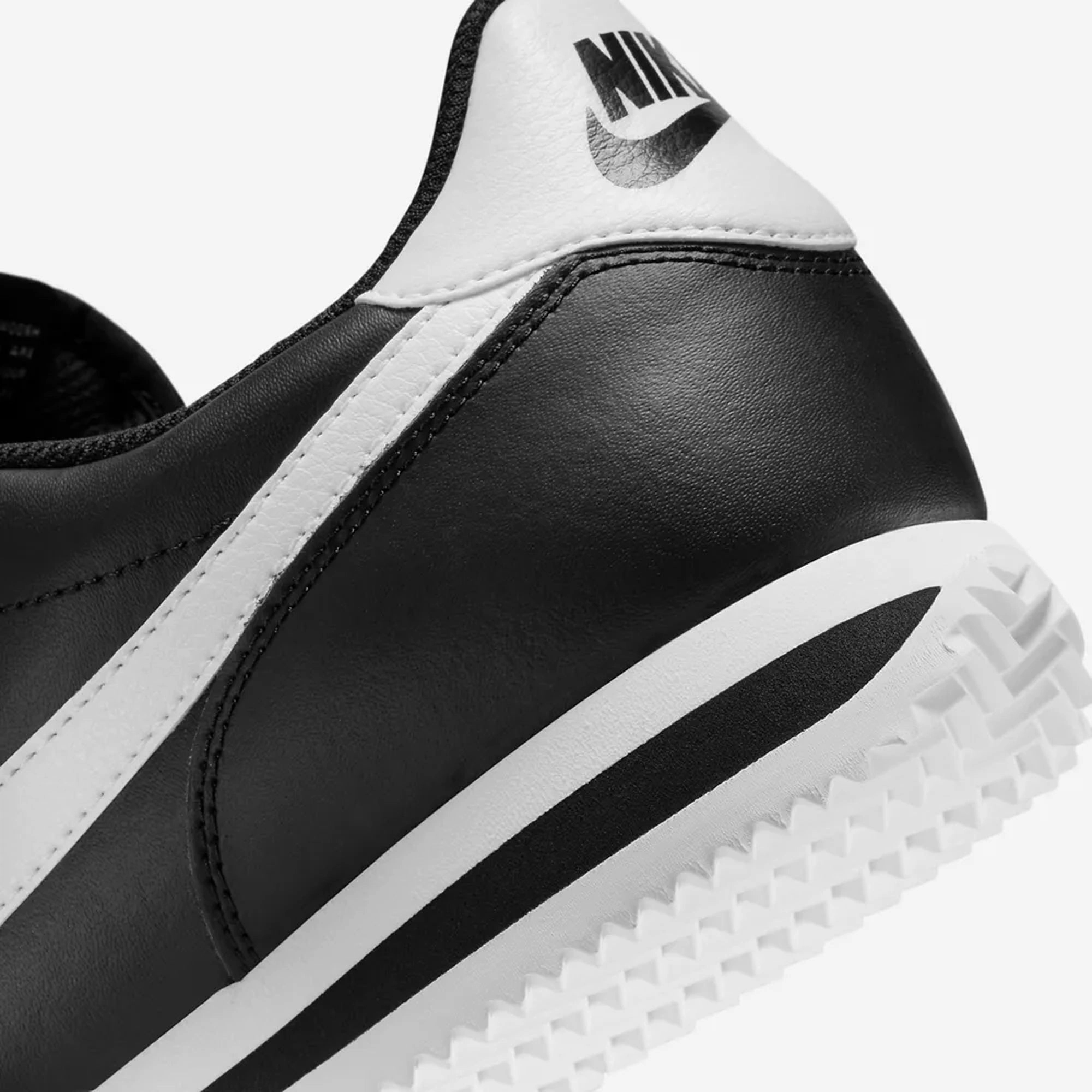 Nike | CORTEZ  { BLACK/WHITE
