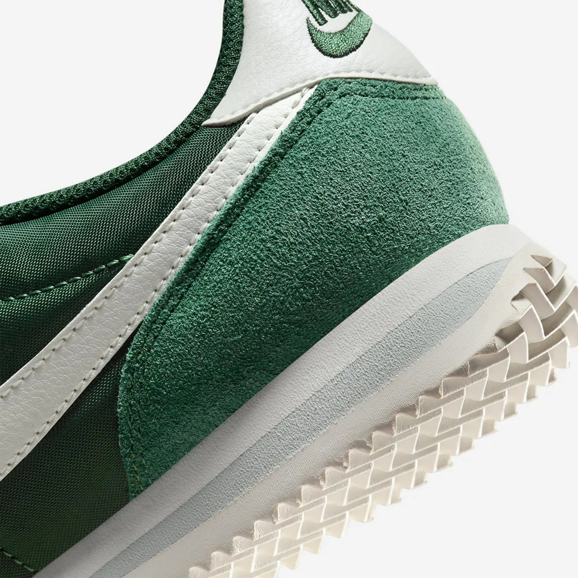 Nike | CORTEZ  { FIR/SAIL-SAIL-LIGHT SILVER