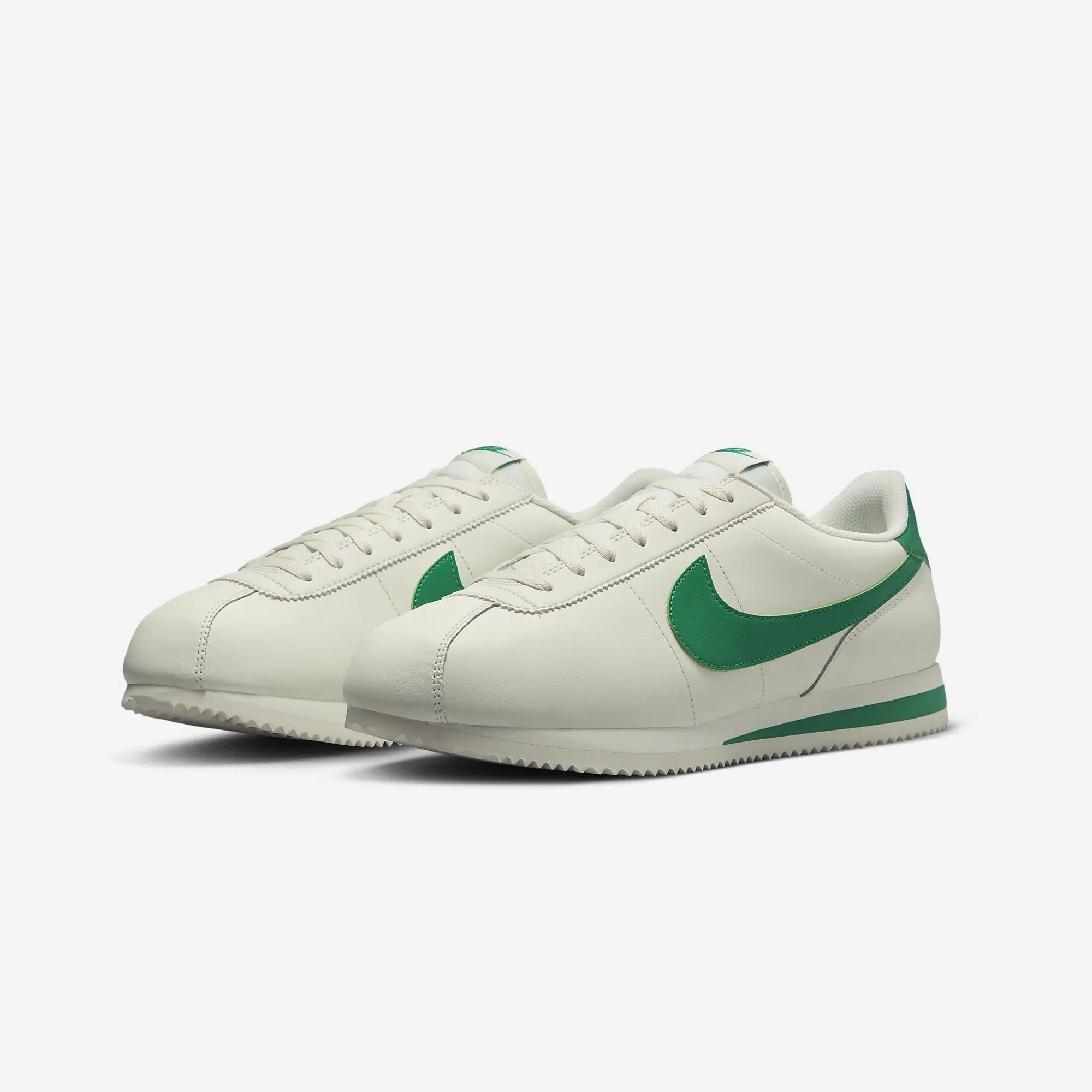 Nike | CORTEZ  { SAIL/STADIUM GREEN