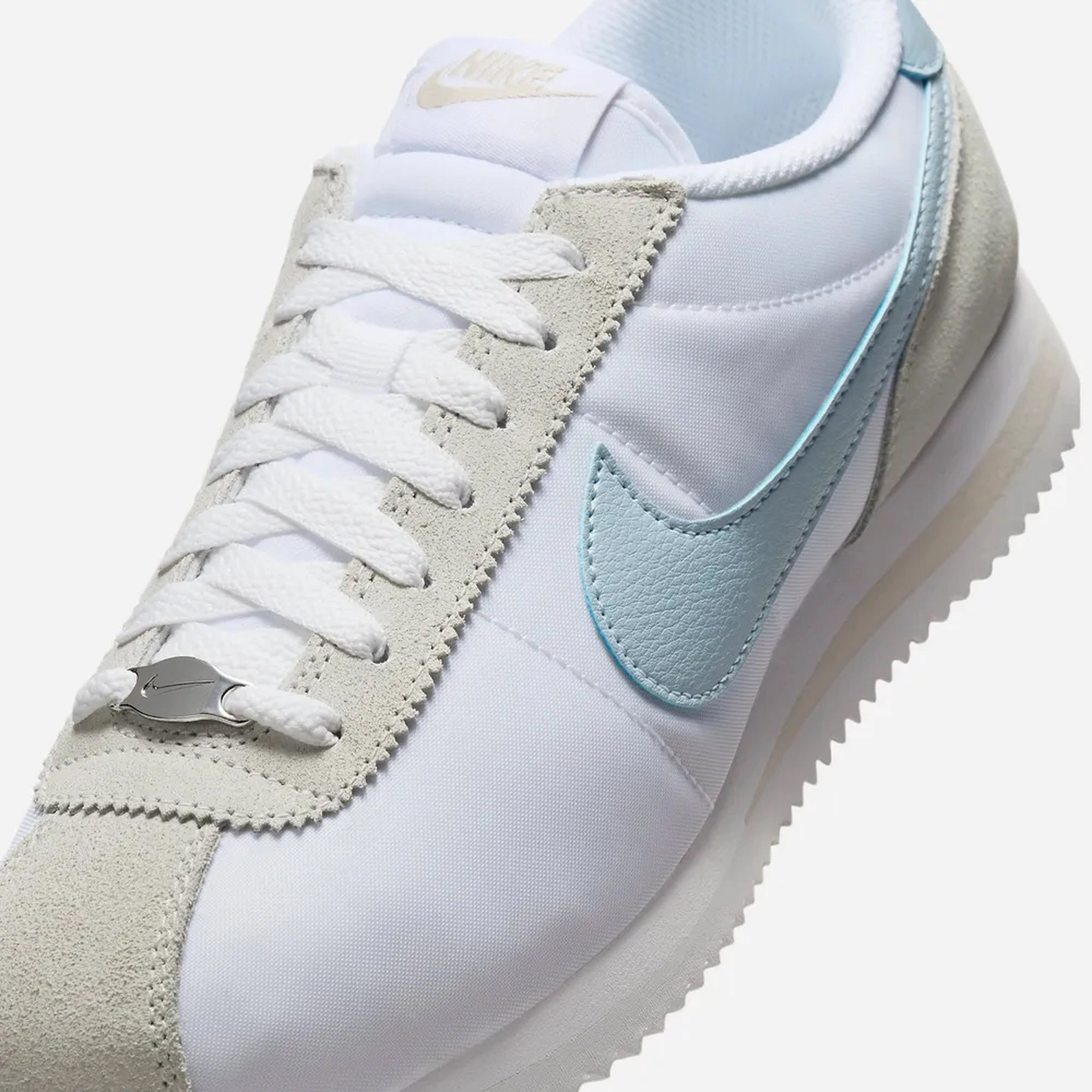 Nike | CORTEZ  { WHITE/LT ARMORY BLUE-LT OREWOOD BRN