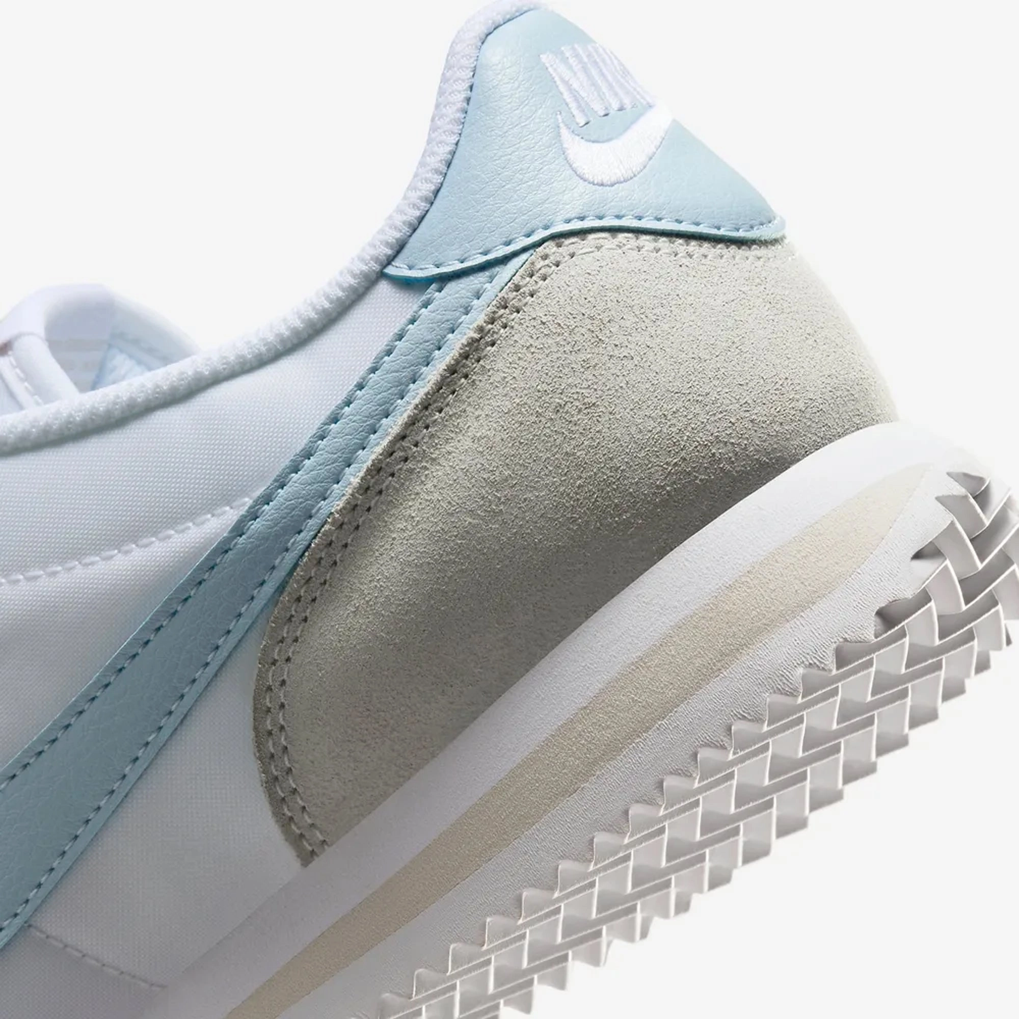 Nike | CORTEZ  { WHITE/LT ARMORY BLUE-LT OREWOOD BRN