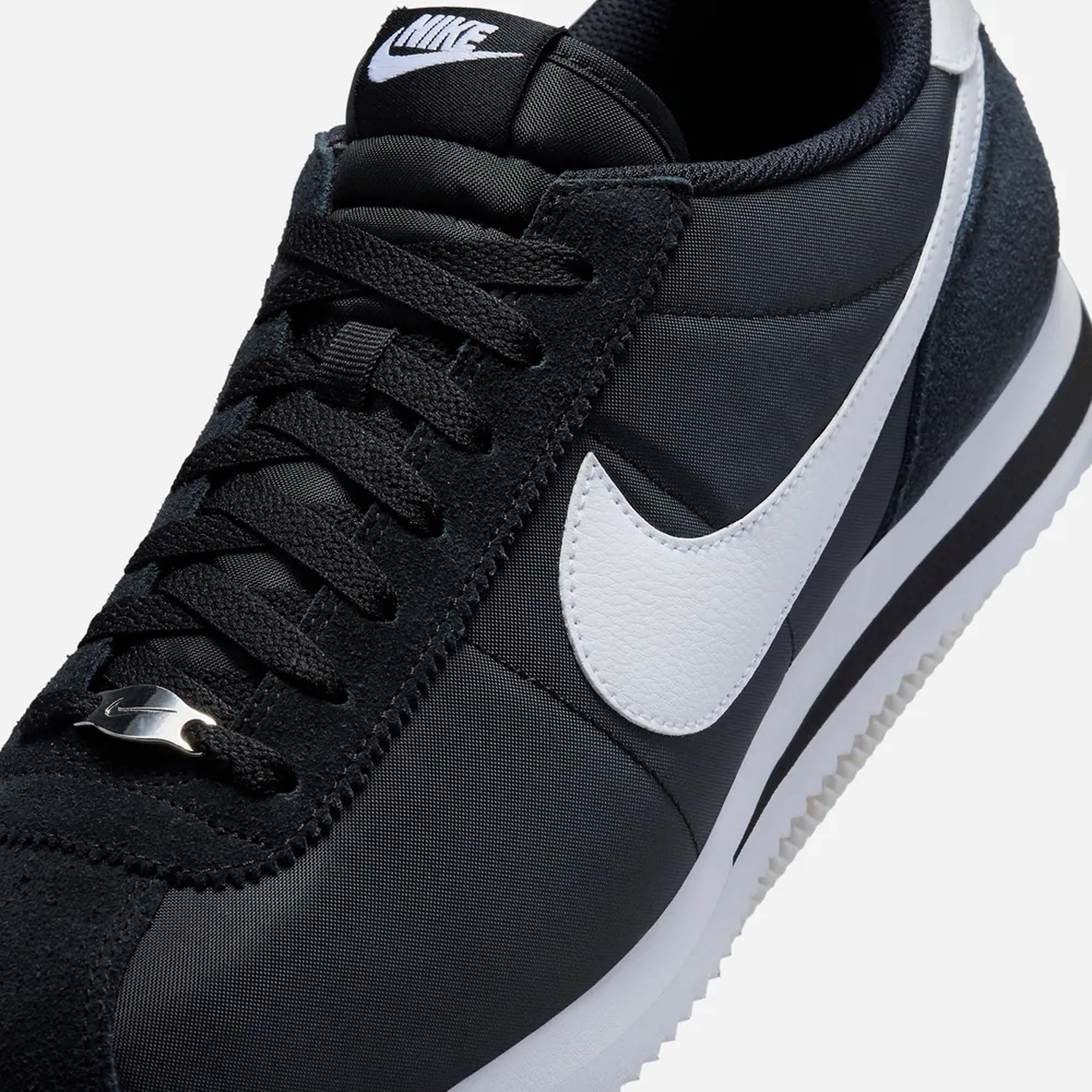 Nike | CORTEZ TXT  { BLACK/WHITE
