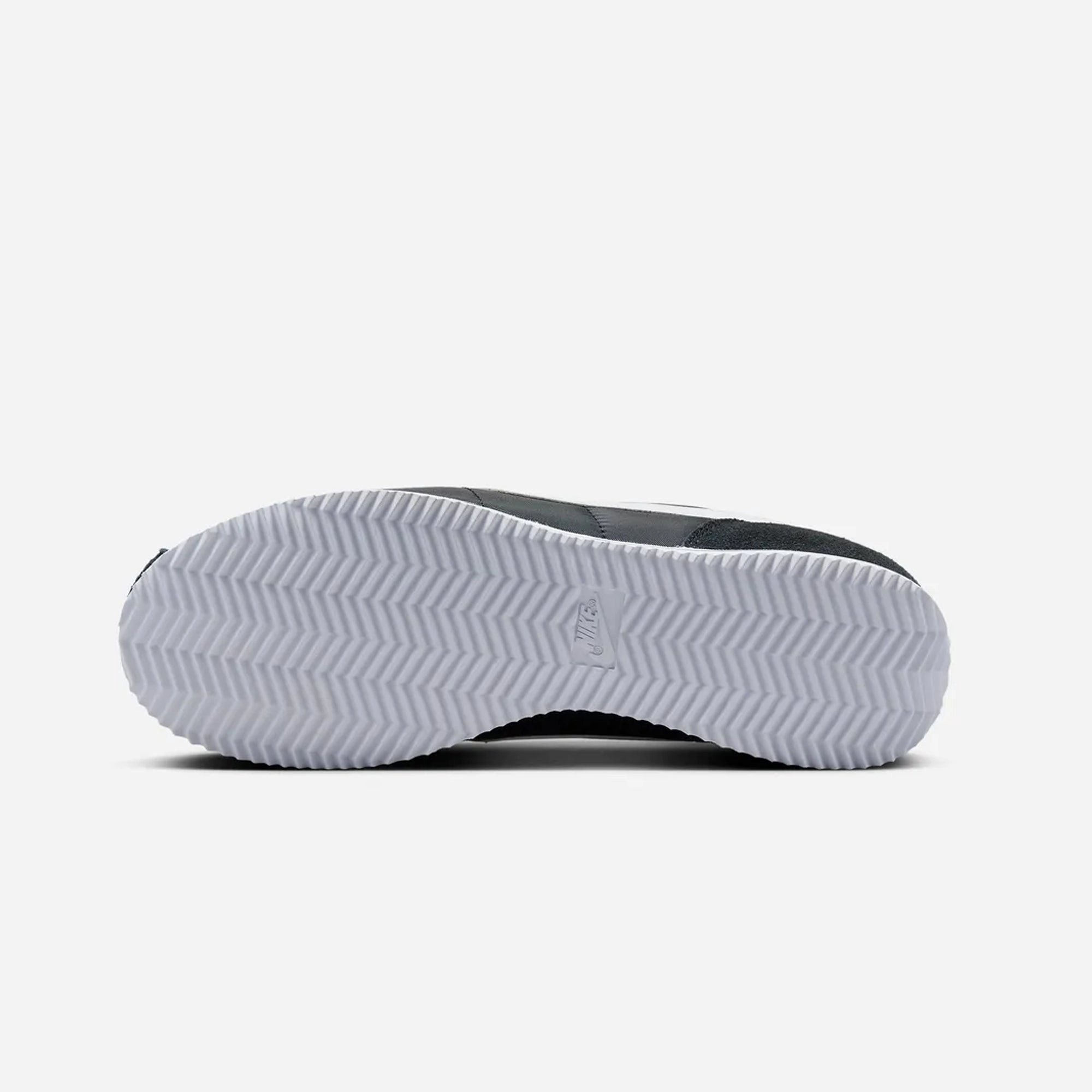 Nike | CORTEZ TXT  { BLACK/WHITE