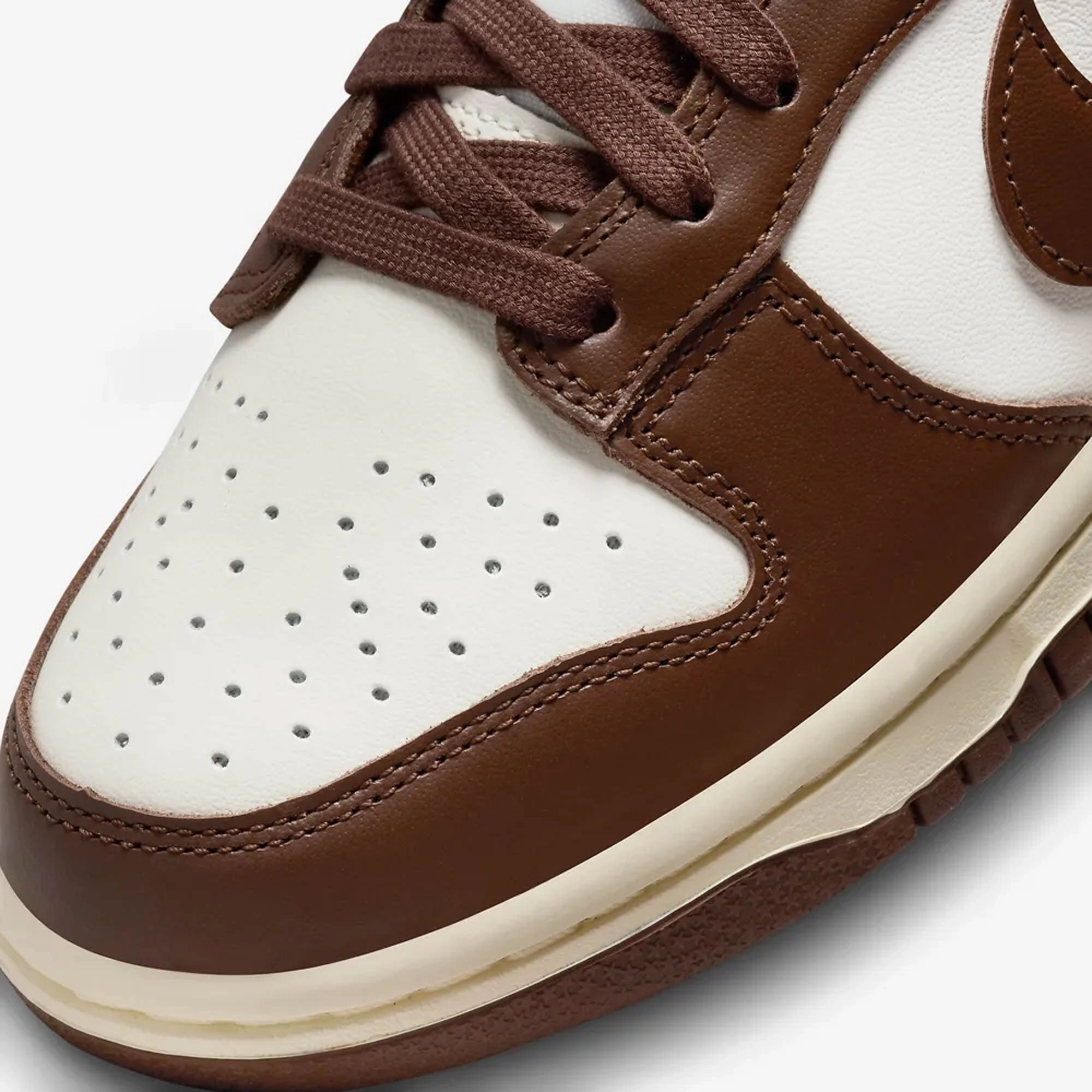NIKE | DUNK LOW { SAIL/CACAO WOW-COCONUT MILK