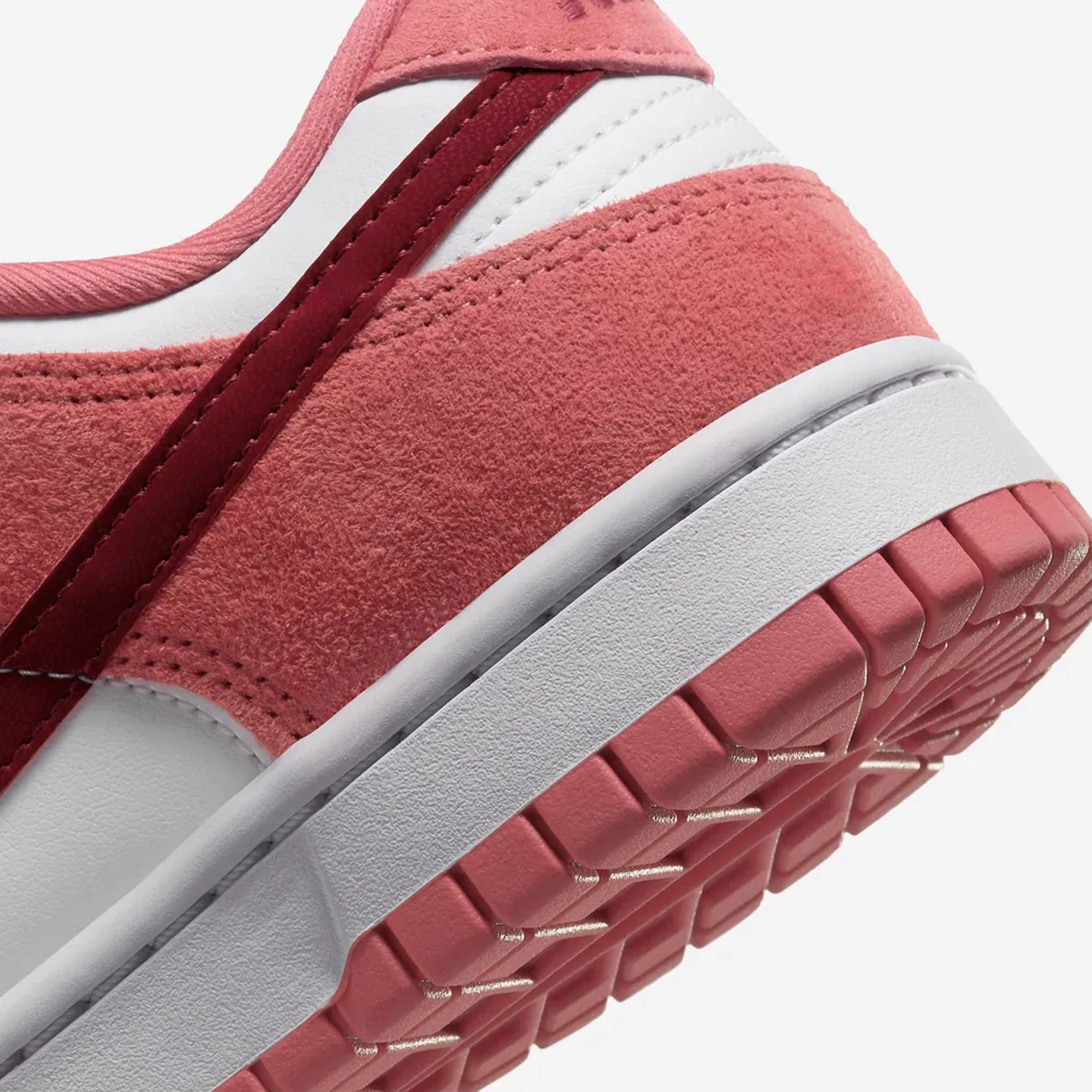 Nike | DUNK LOW  { WHITE/TEAM RED-ADOBE-DRAGON RED