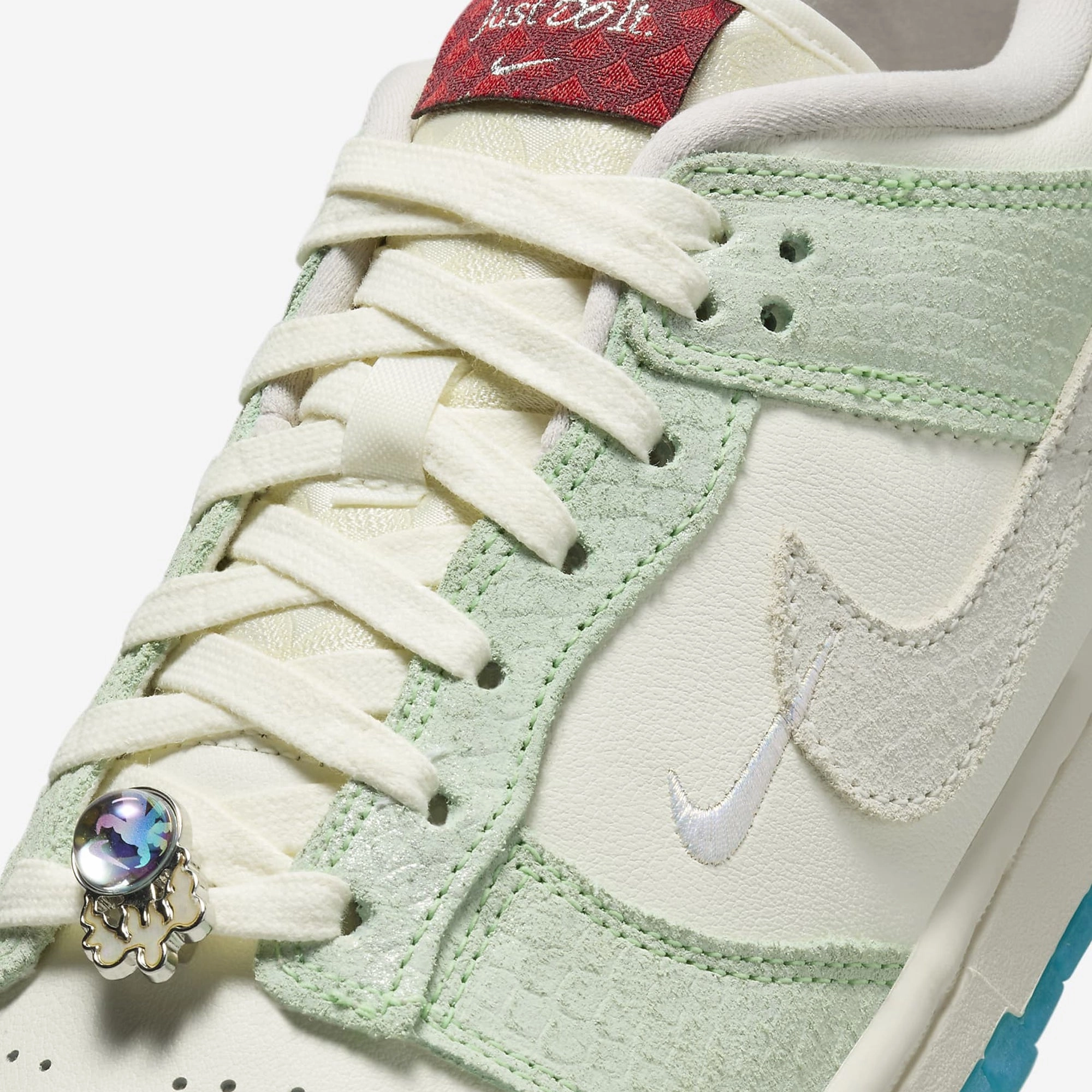 Nike | DUNK LOW LX  { SAIL/SAIL-SAIL-DUSTY CACTUS