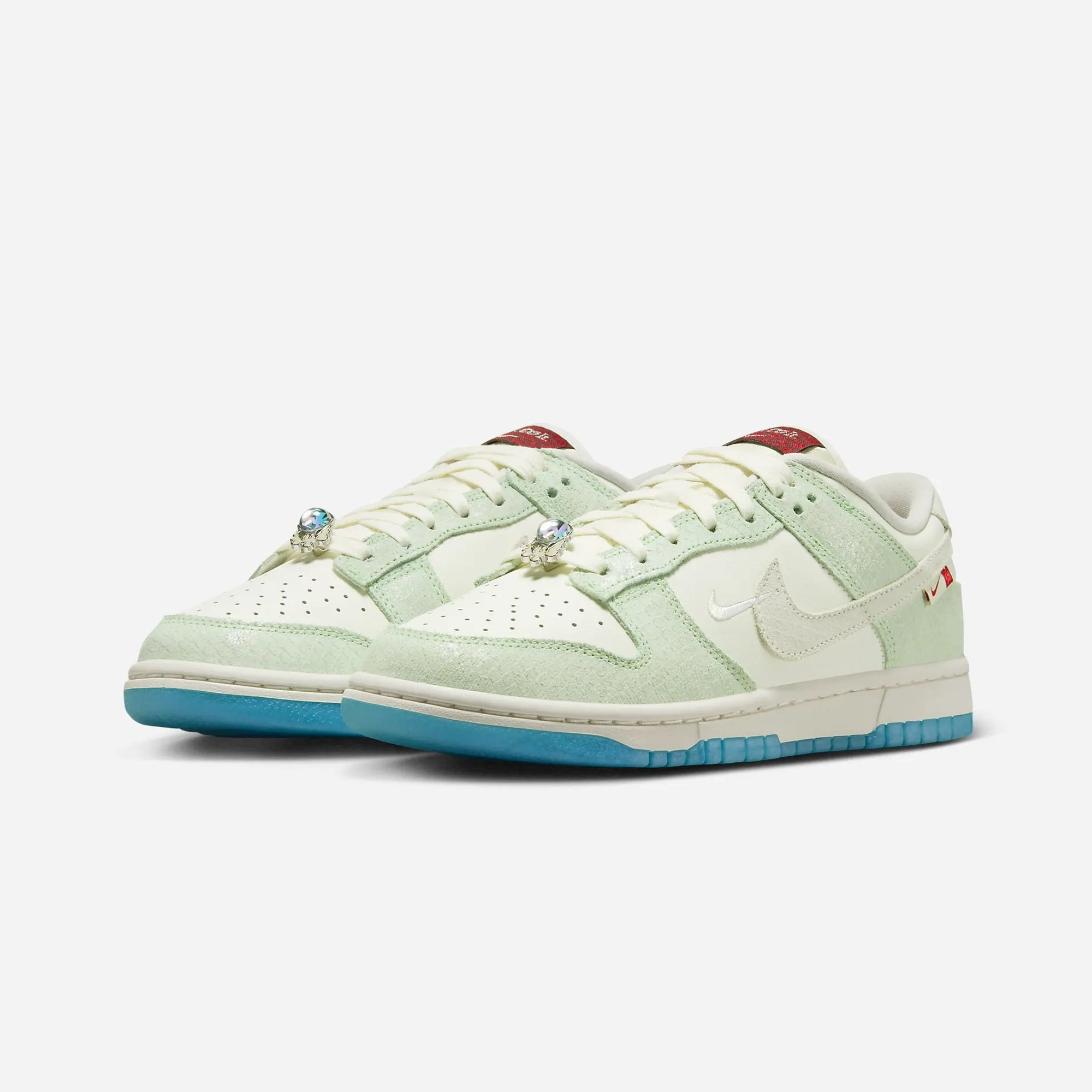 Nike | DUNK LOW LX  { SAIL/SAIL-SAIL-DUSTY CACTUS