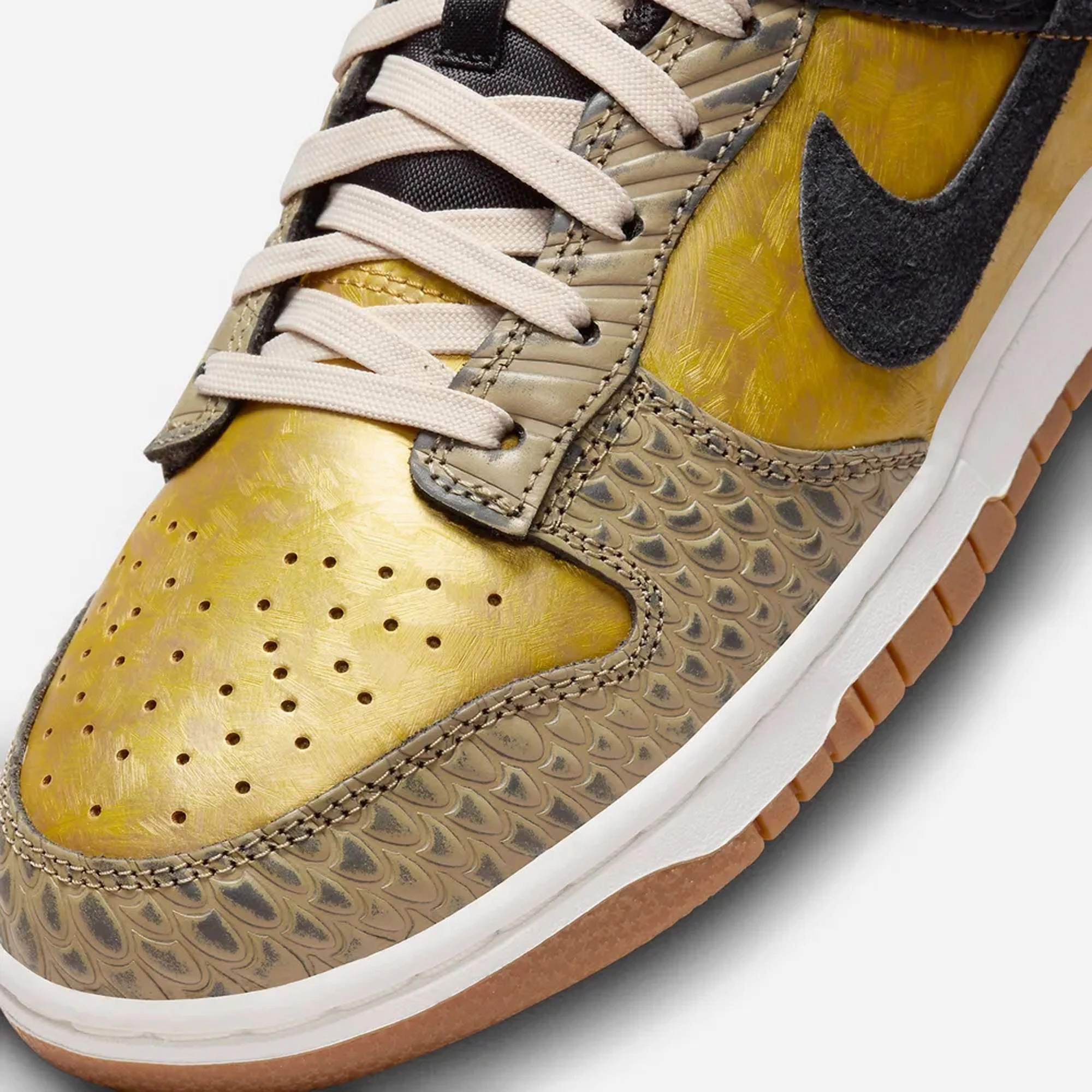 Nike | DUNK LOW PREMIUM  { BLACK/KHAKI-METALLIC GOLD-MEDIUM ASH