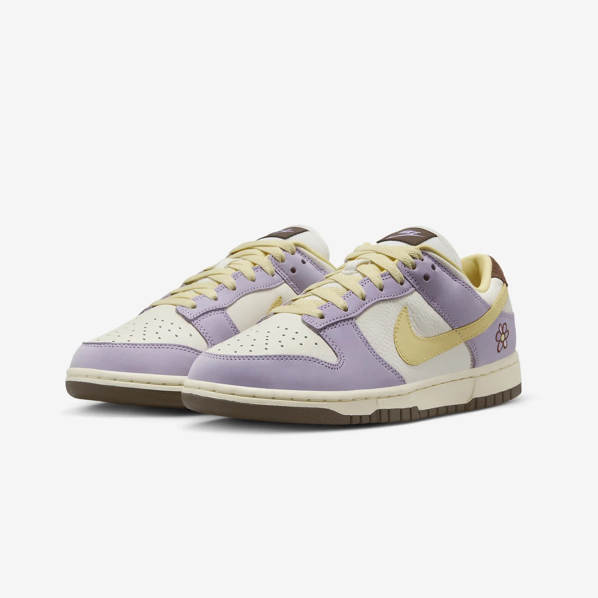 Nike | DUNK LOW PREMIUM  { LILAC BLOOM/SOFT YELLOW-SAIL