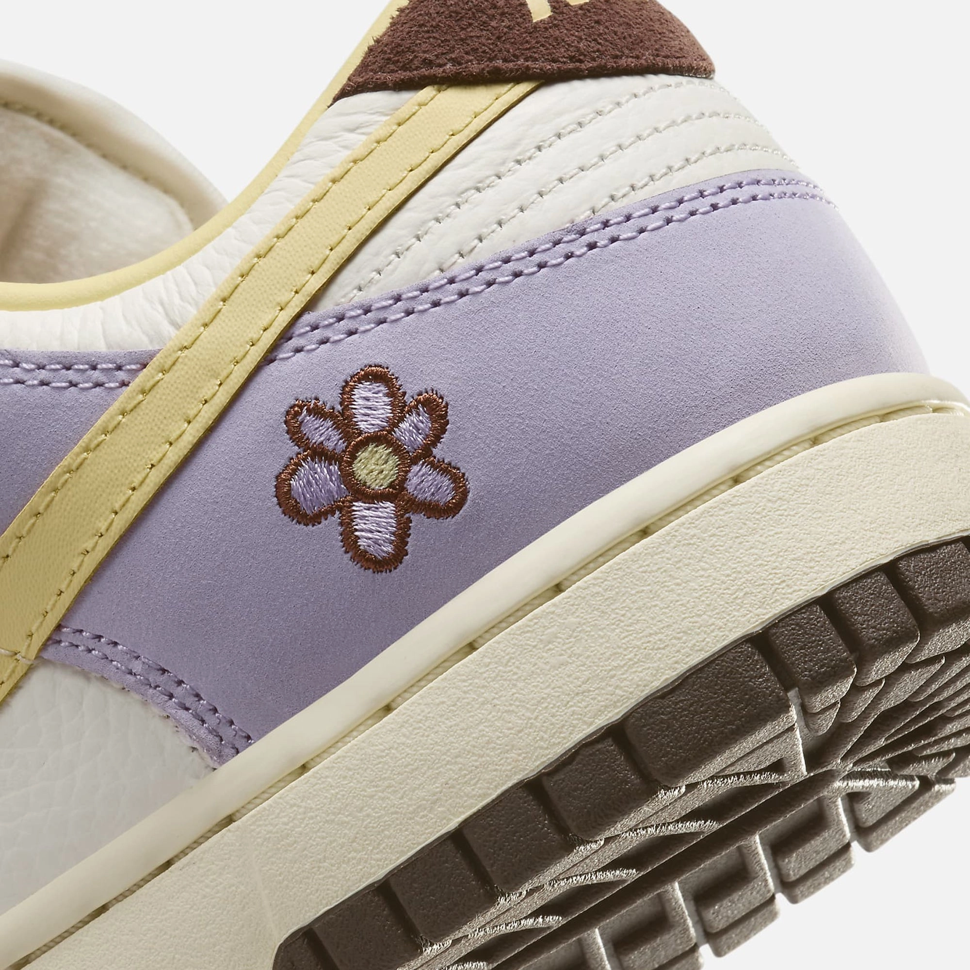Nike | DUNK LOW PREMIUM  { LILAC BLOOM/SOFT YELLOW-SAIL