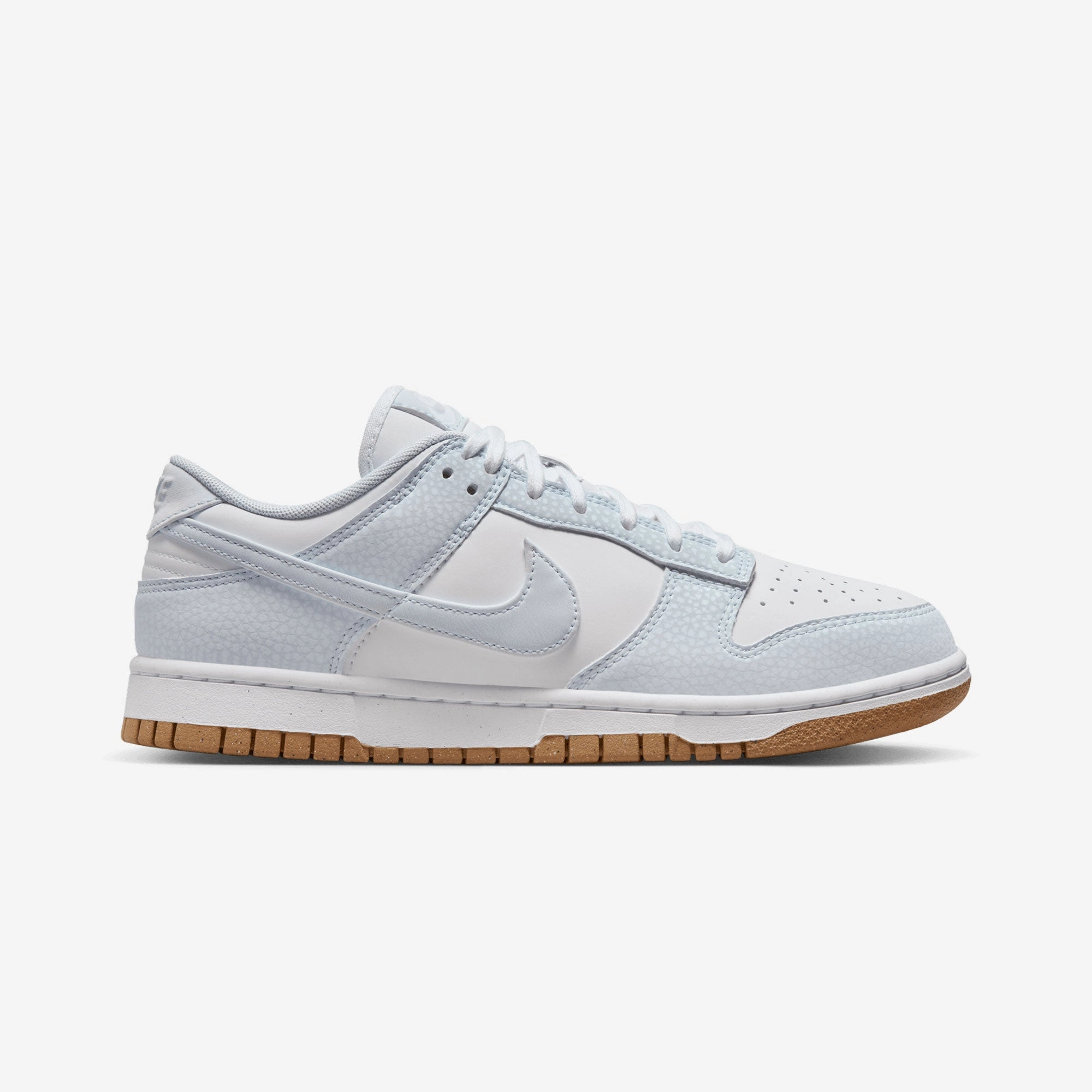 NIKE | DUNK LOW PREMIUM NEXT NATURE { WHITE/FOOTBALL GREY-GUM LIGHT BROWN