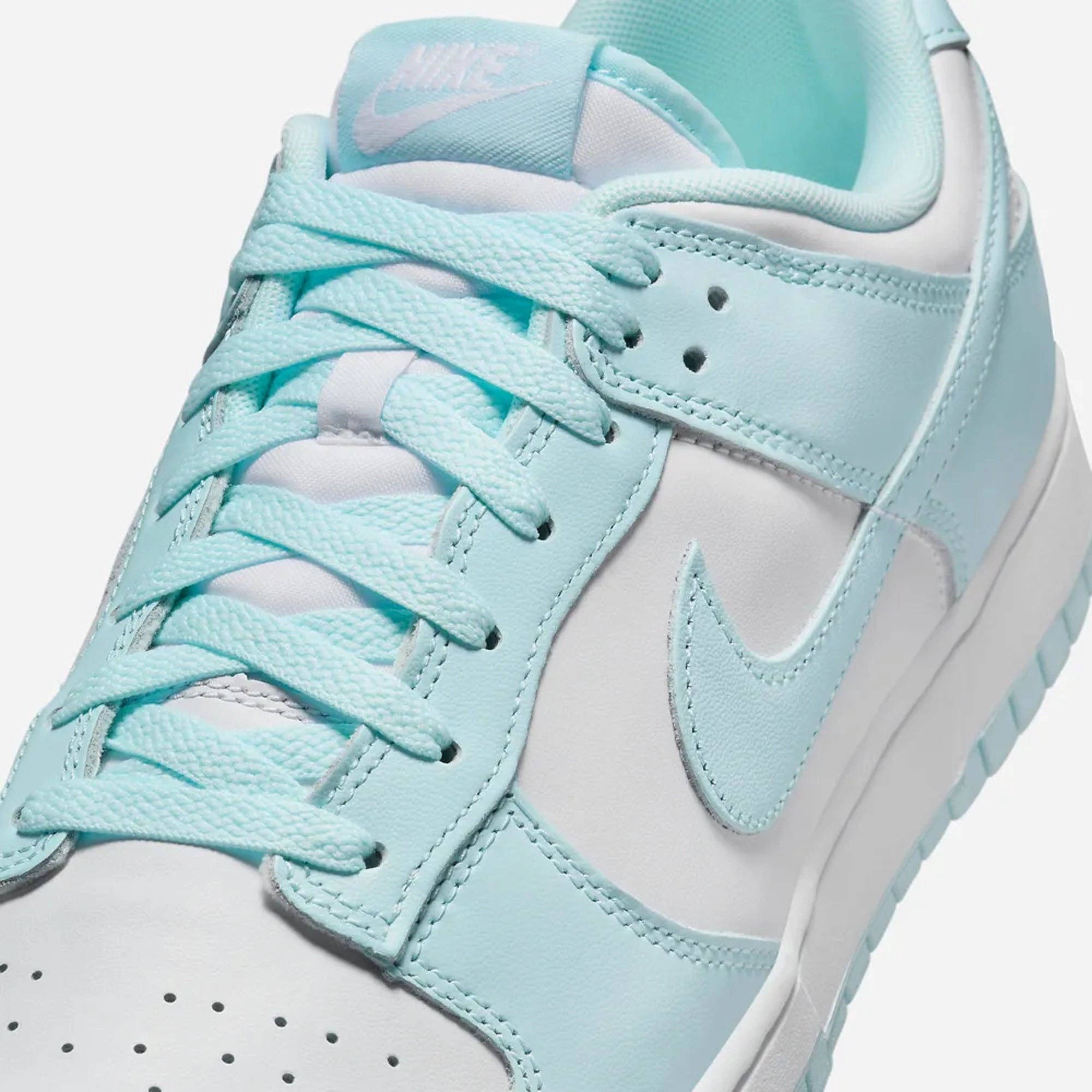NIKE | DUNK LOW RETRO { WHITE/GLACIER BLUE