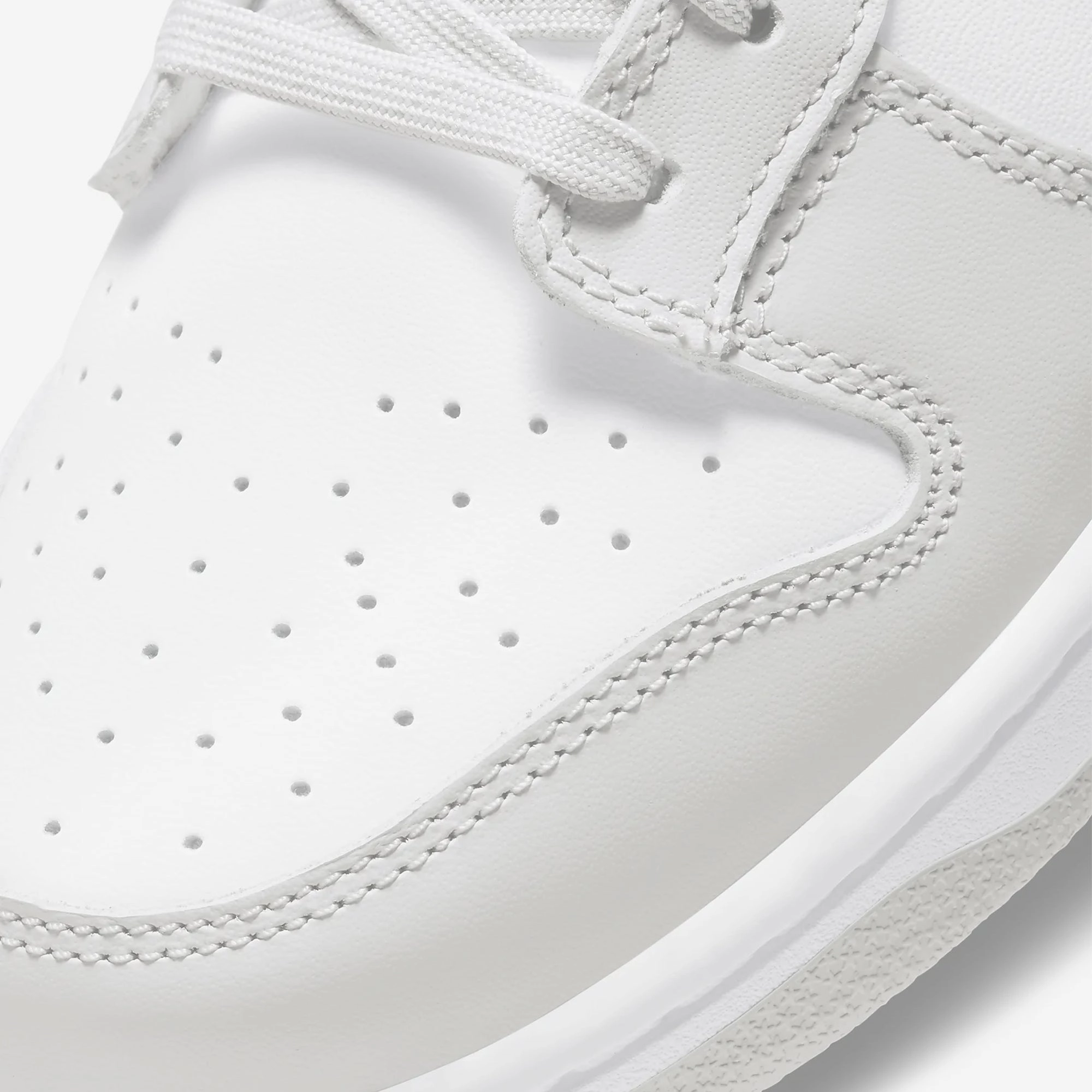 Nike | DUNK LOW RETRO  { WHITE/GREY FOG