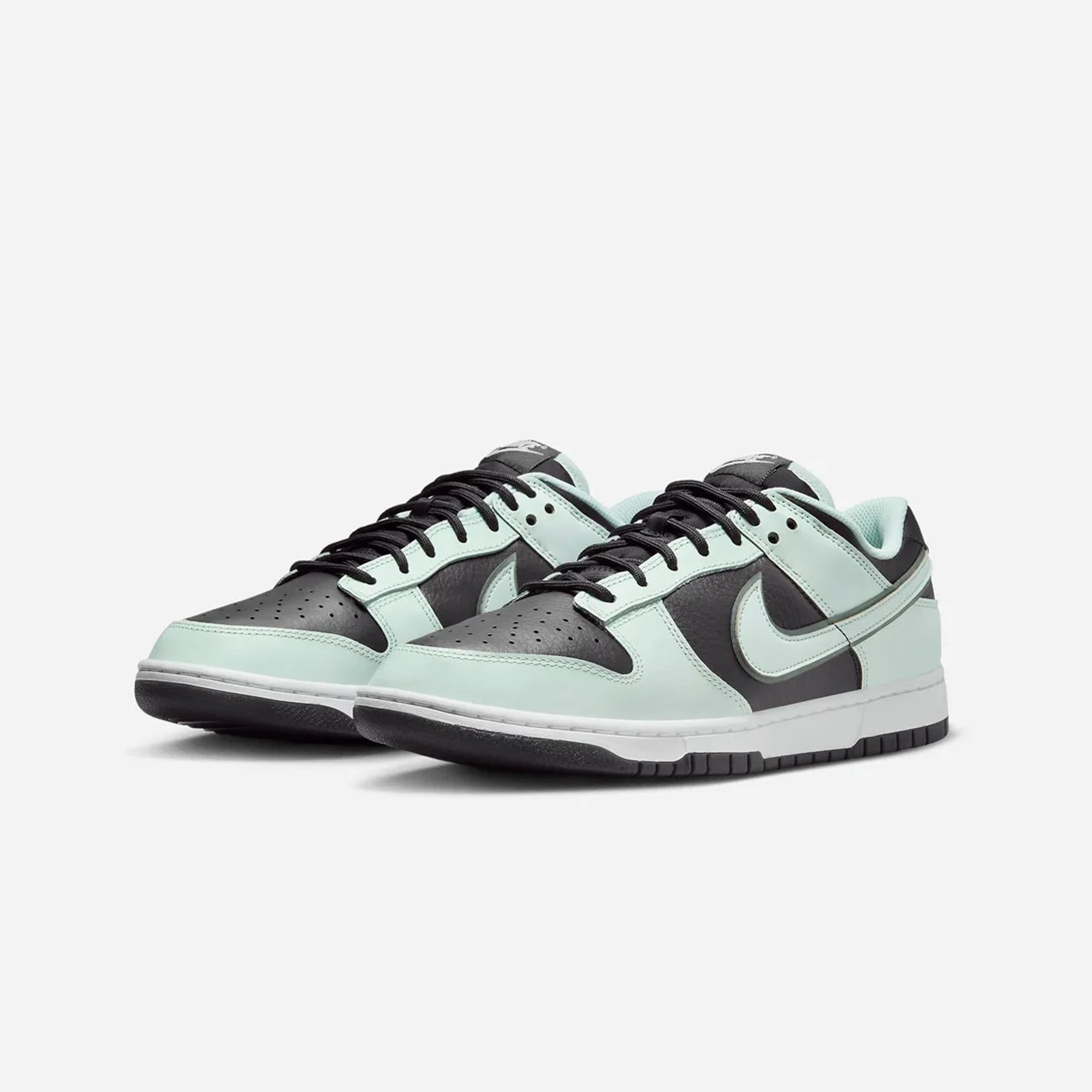 Nike | DUNK LOW RETRO PREMIUM  { DK SMOKE GREY/BARELY GREEN-WHITE