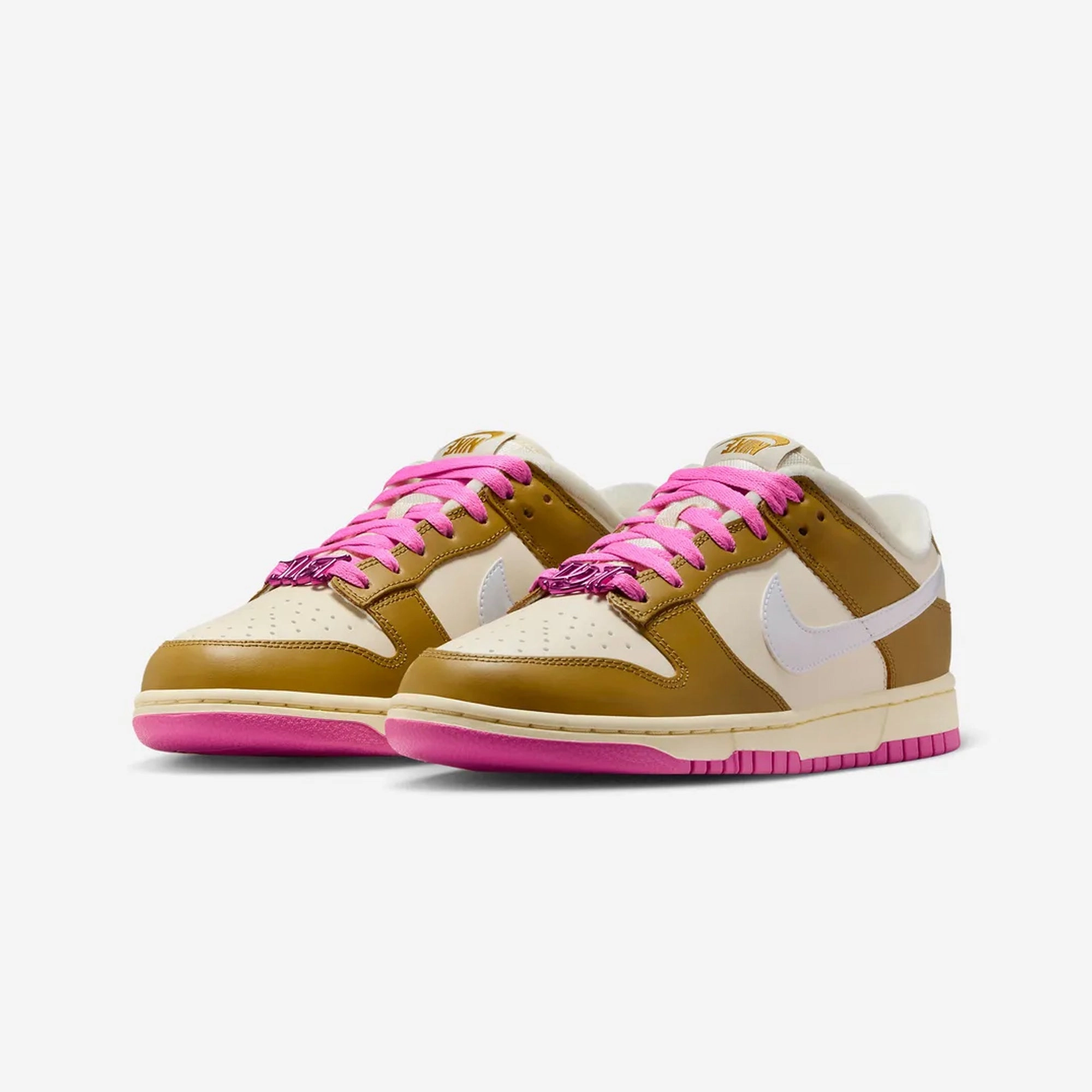 Nike | DUNK LOW SE  { BRONZINE/COCONUT MILK-PLAYFUL PINK
