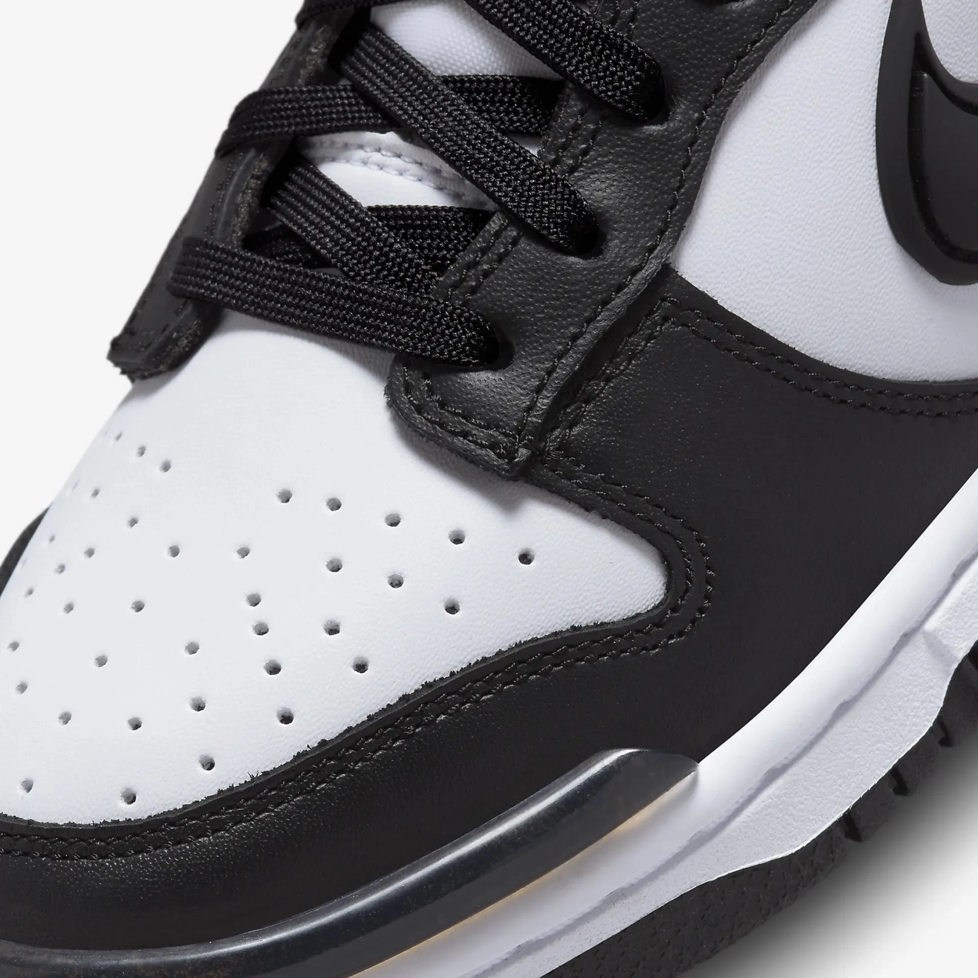 Nike | DUNK LOW TWIST  { BLACK/WHITE-BLACK