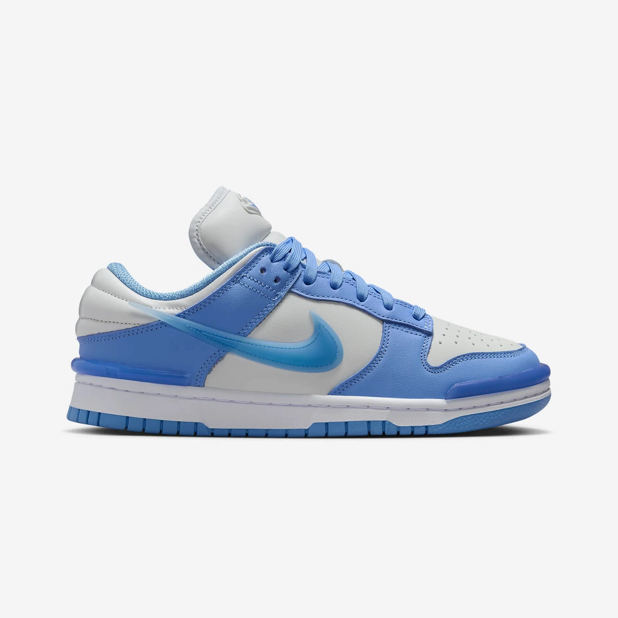 Nike | DUNK LOW TWIST  { PHOTON DUST/UNIVERSITY BLUE-WHITE