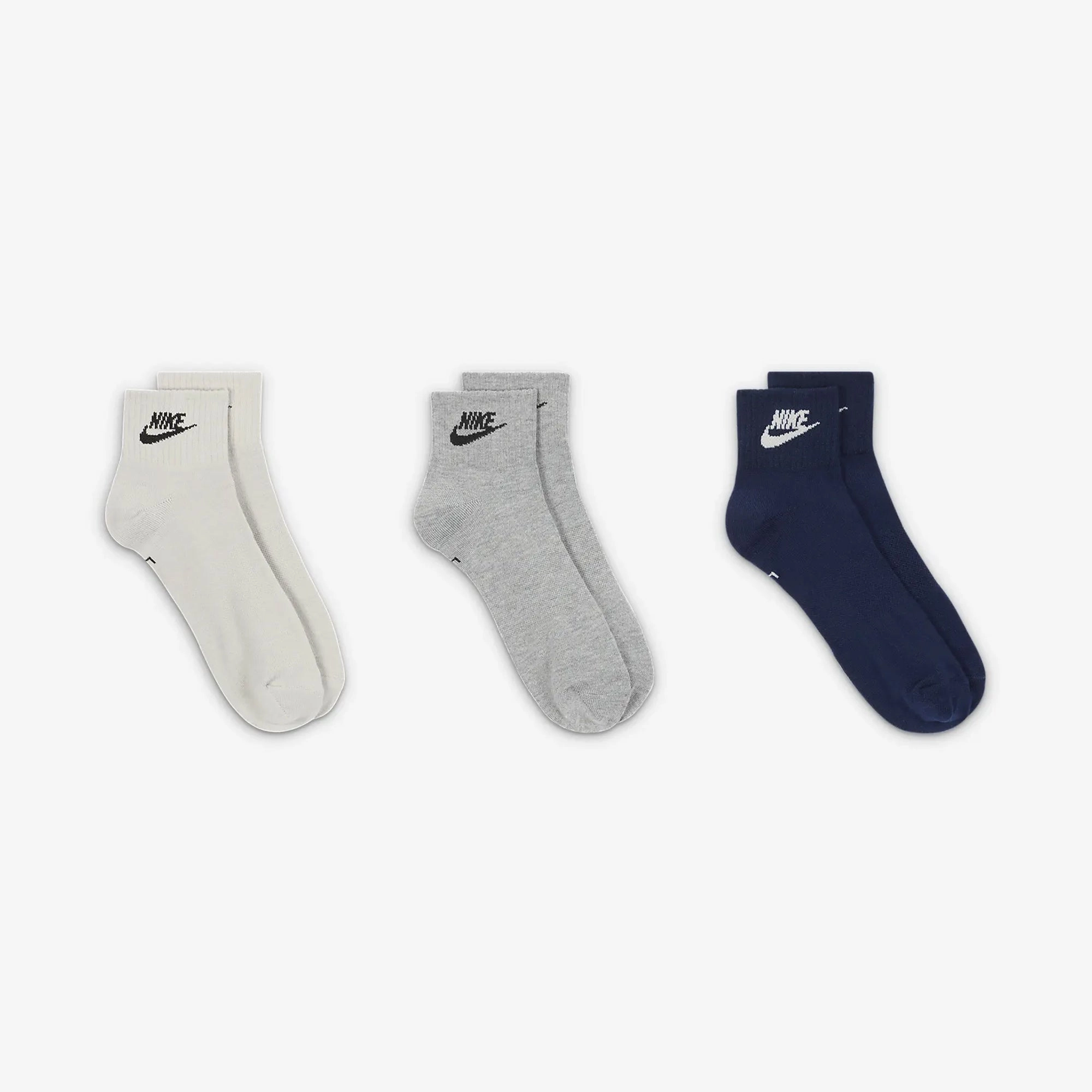 Nike | EVERYDAY ESSENTIAL ANKLE SOCKS (3 PAIRS)