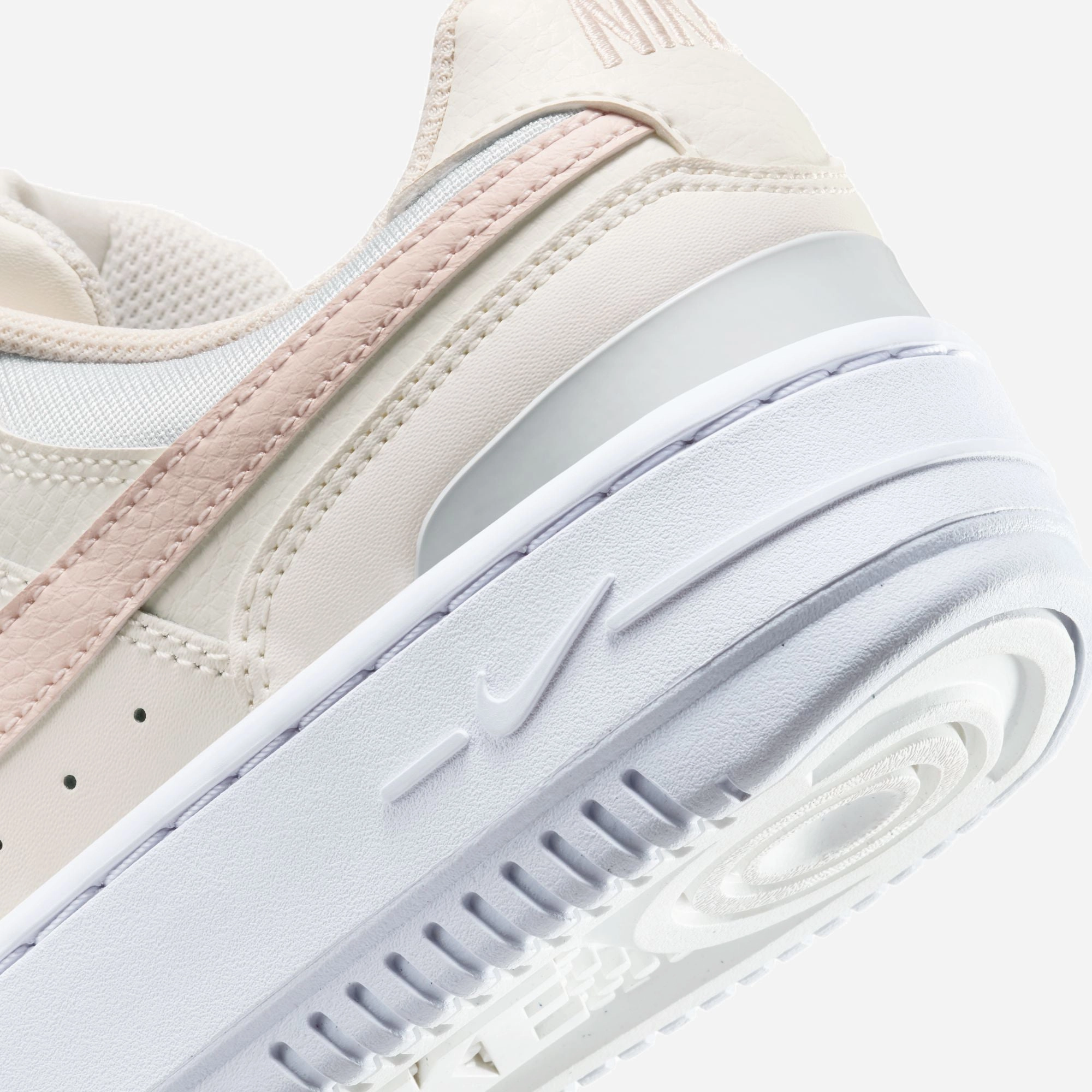 NIKE | GAMMA FORCE { SAIL/GUAVA ICE-FOOTBALL GREY-WHITE