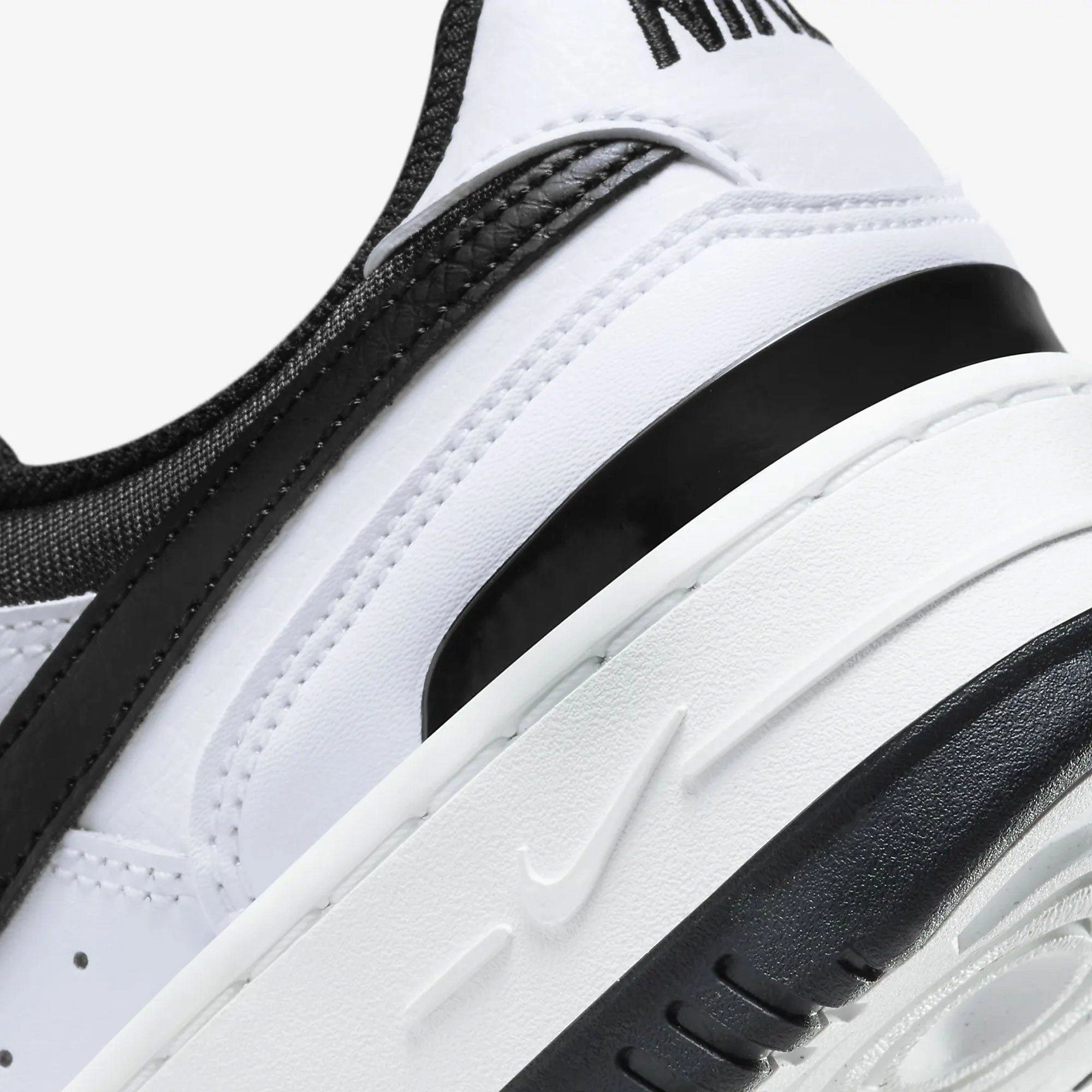 NIKE | GAMMA FORCE { WHITE/BLACK-SUMMIT WHITE-IRON GREY
