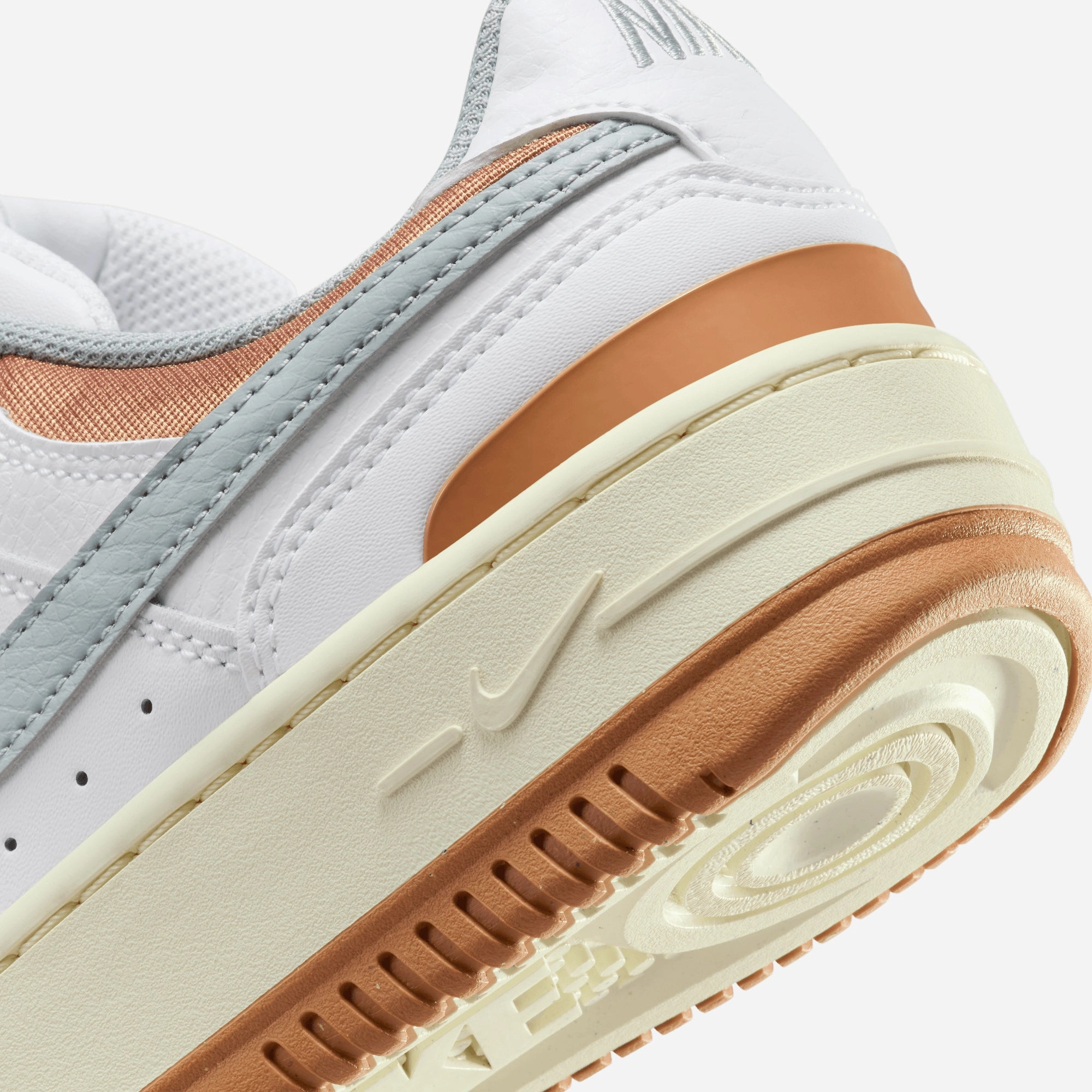 NIKE | GAMMA FORCE { WHITE/LIGHT PUMICE-FLAX-COCONUT MILK