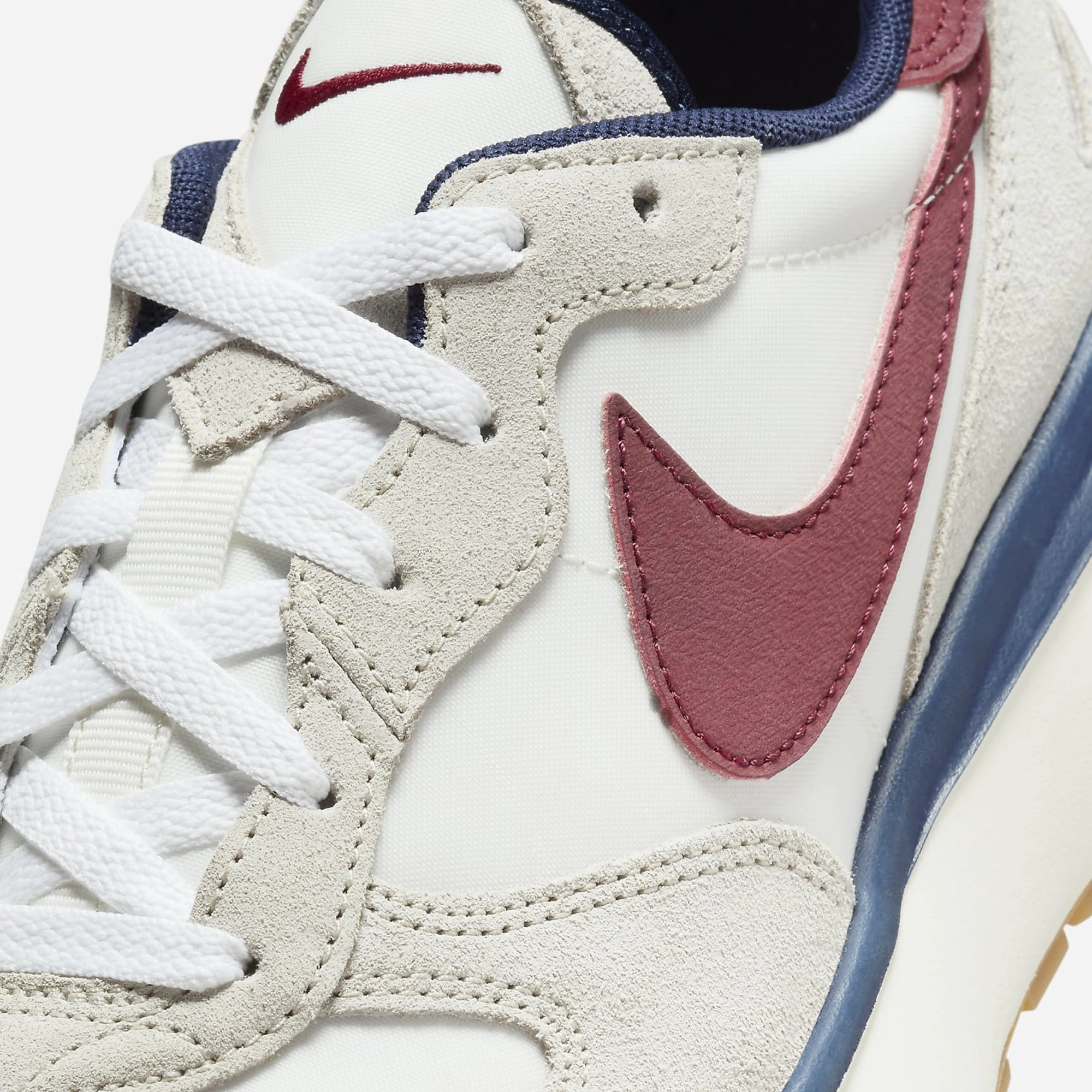 Nike | PHOENIX WAFFLE  { LIGHT BONE/TEAM RED-SAIL-MIDNIGHT NAVY