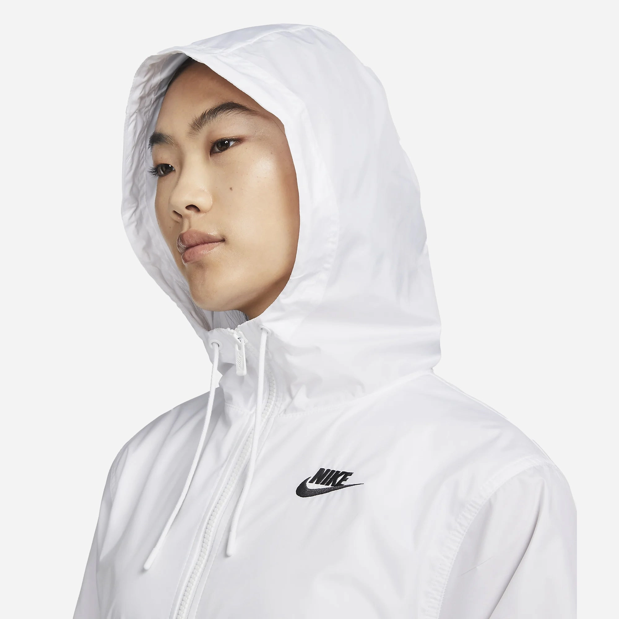 Nike | SPORTSWEAR ESSENTIAL REPEL  { WHITE/BLACK