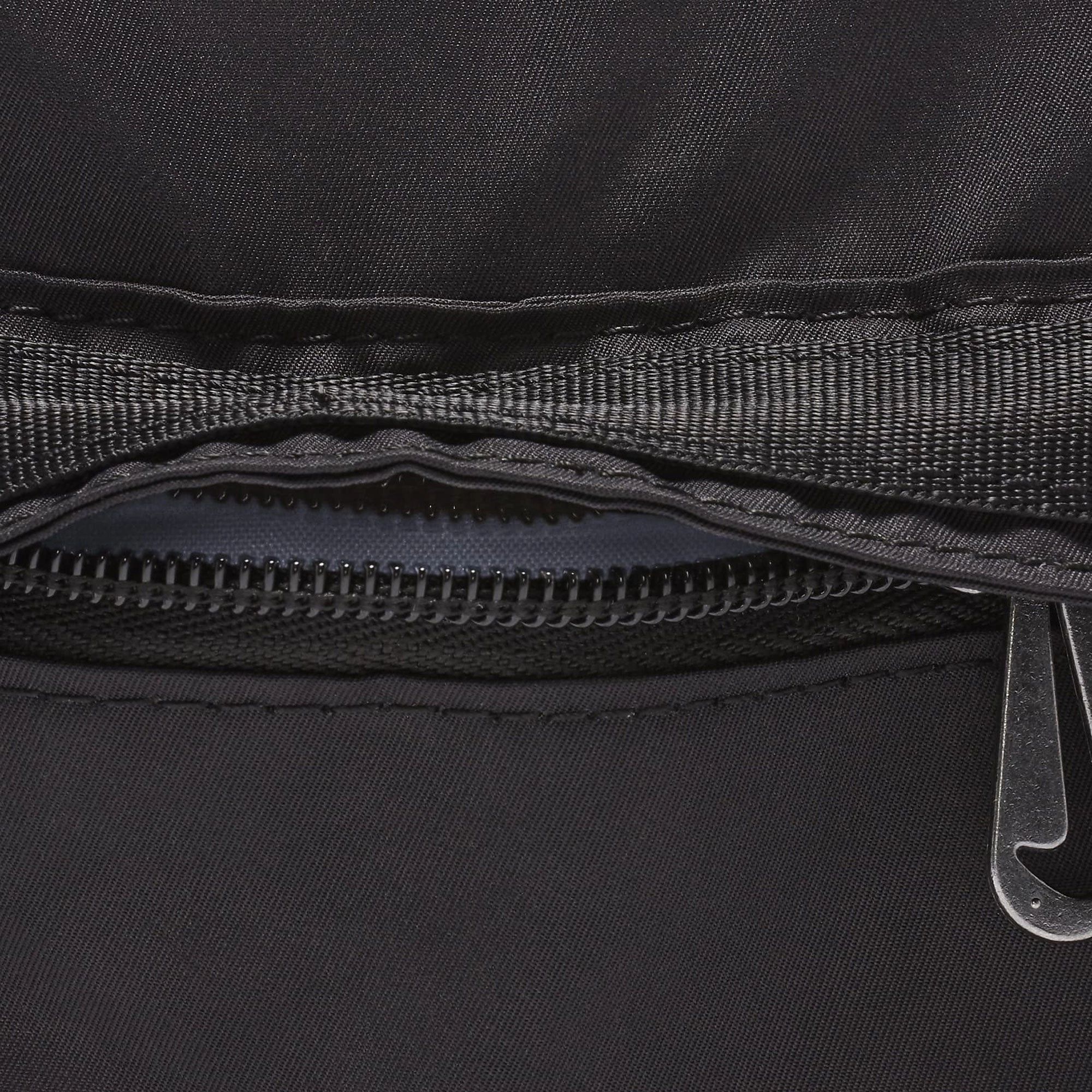 NIKE | SPORTSWEAR FUTURA LUXE { BLACK/BLACK/WHITE