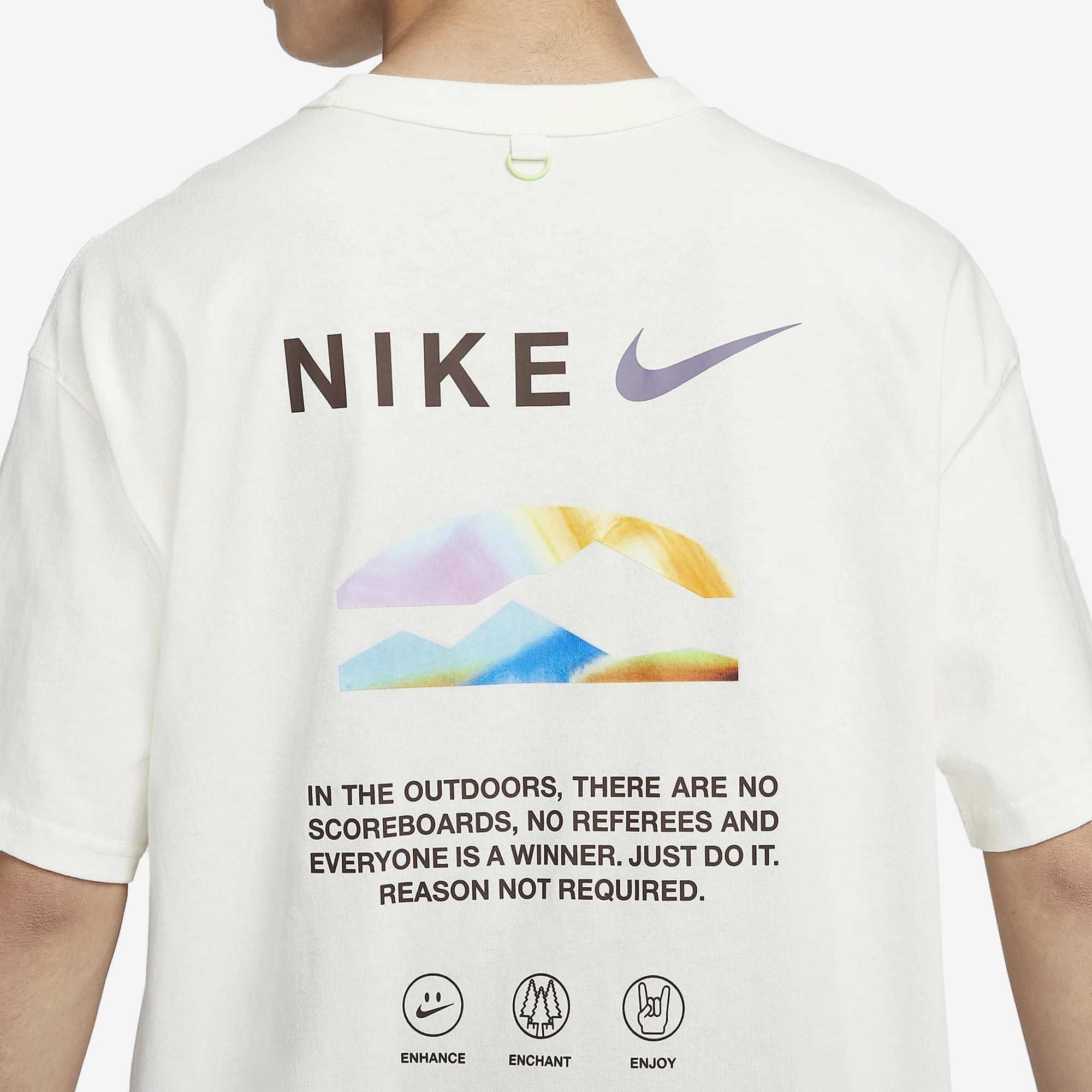 Nike | SPORTSWEAR PREMIUM ESSENTIALS  { SAIL
