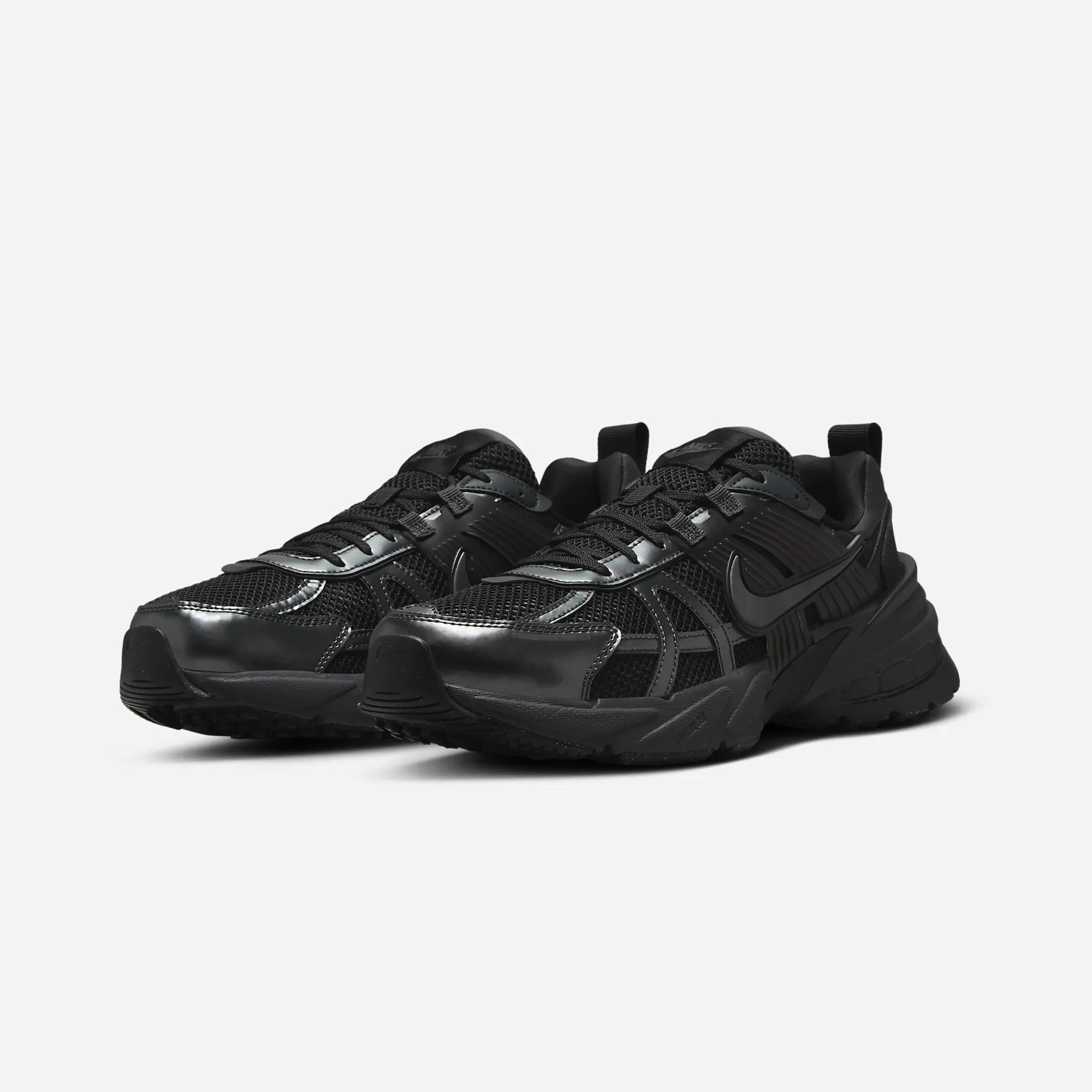 Nike | V2K RUN  { BLACK/DK SMOKE GREY-ANTHRACITE