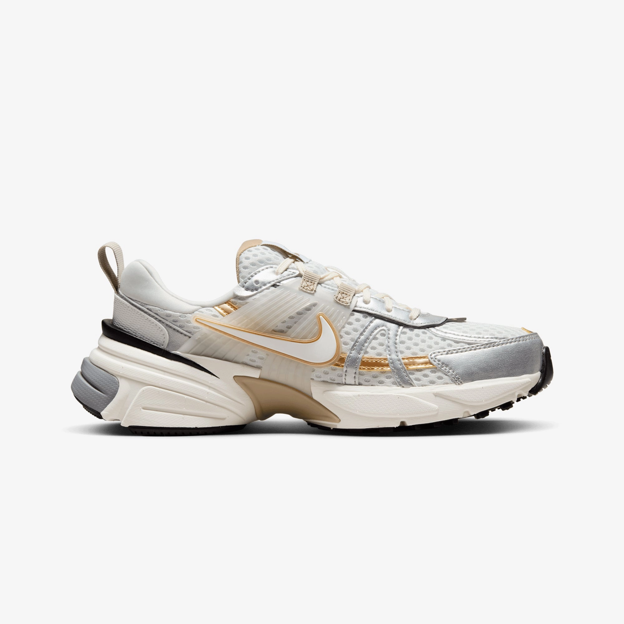 NIKE | V2K RUN { WHITE/WHITE-KHAKI-METALLIC SILVER
