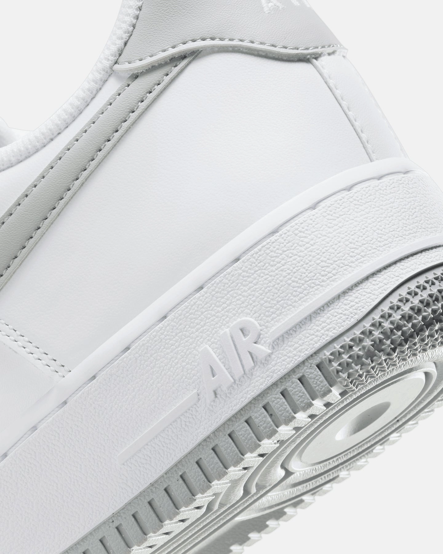 Nike Air Force 1 '07 Essentials Light Grey White/Smoke Grey