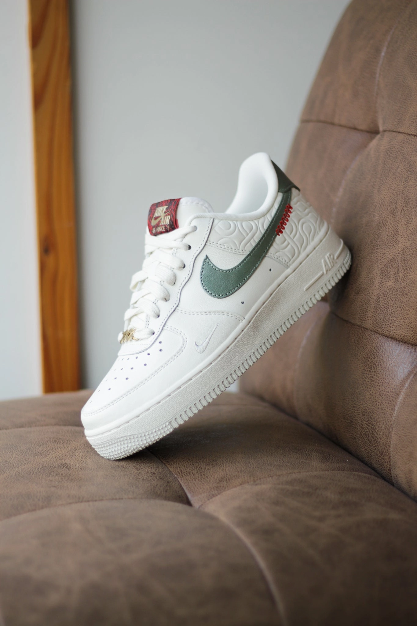 NIKE AIR FORCE 1 '07 SAIL/JADE HORIZON-LIGHT BONE