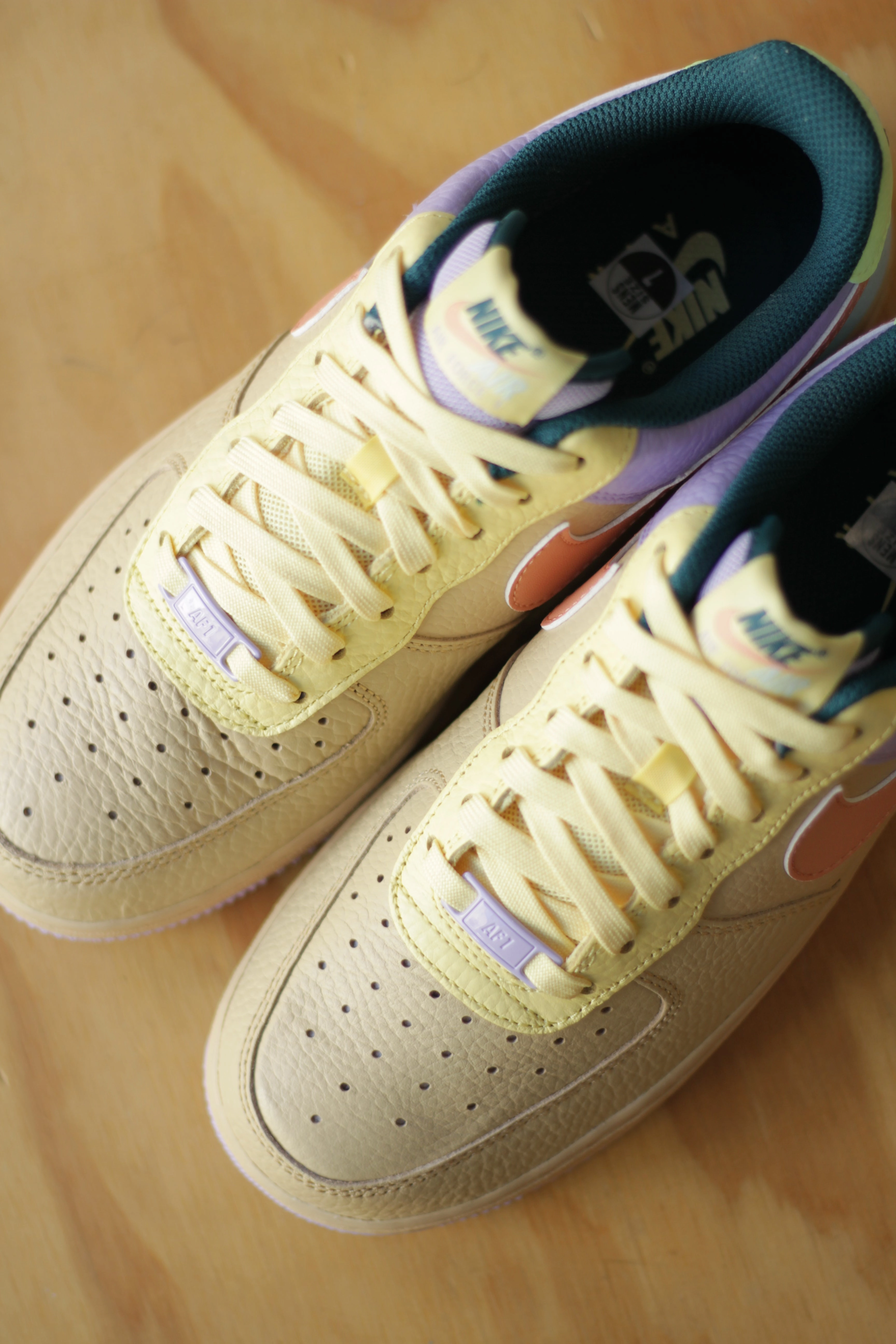 NIKE AIR FORCE 1 '07 SESAME/APRICOT AGATE-HYDRANGEAS