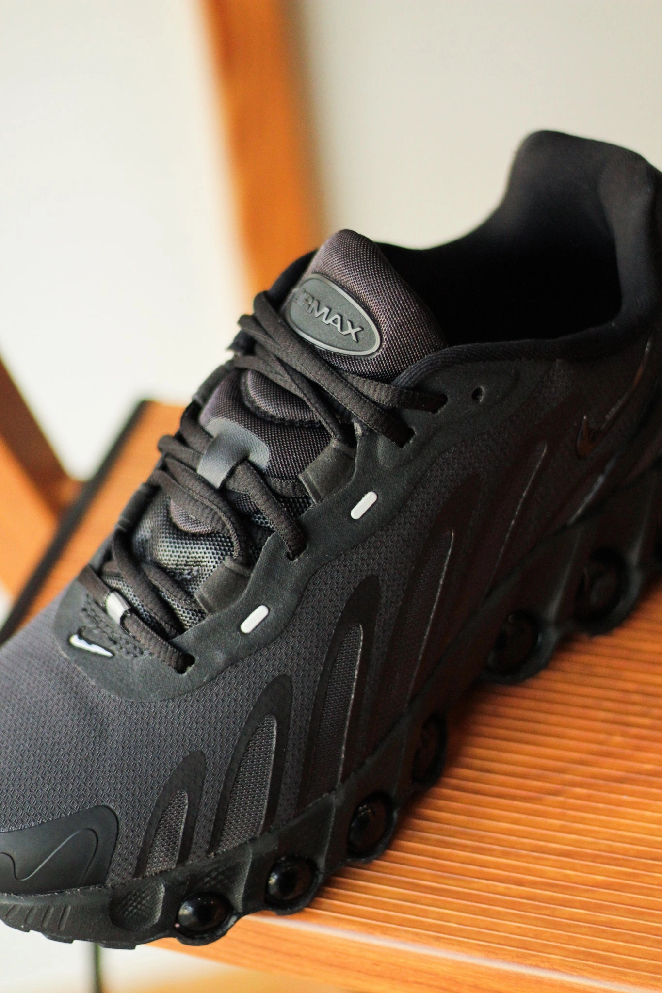 NIKE AIR MAX DN8 BLACK/ANTHRACITE-BLACK-ANTHRACITE